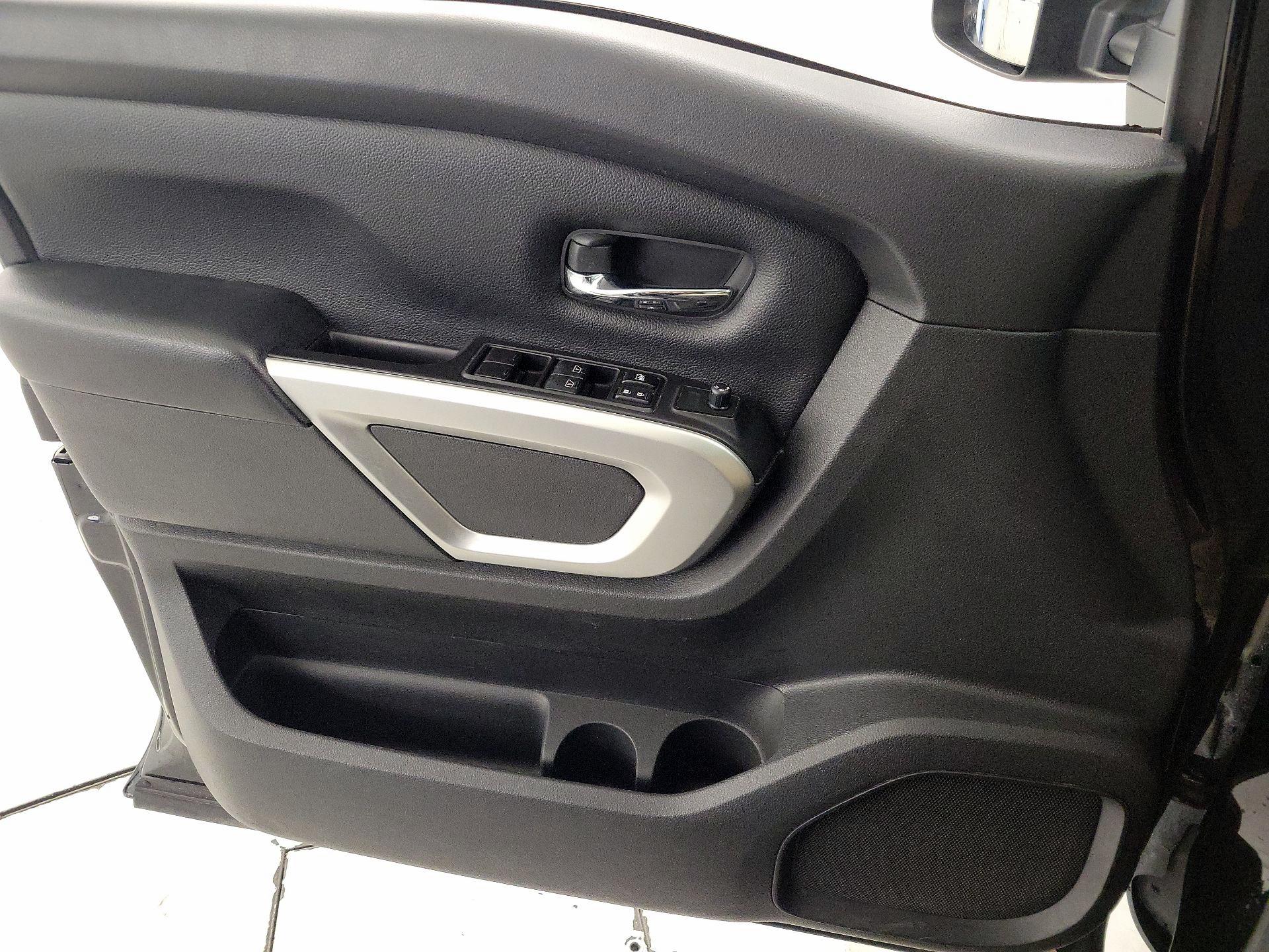 Thumbnail: 2021 Nissan Titan - 12