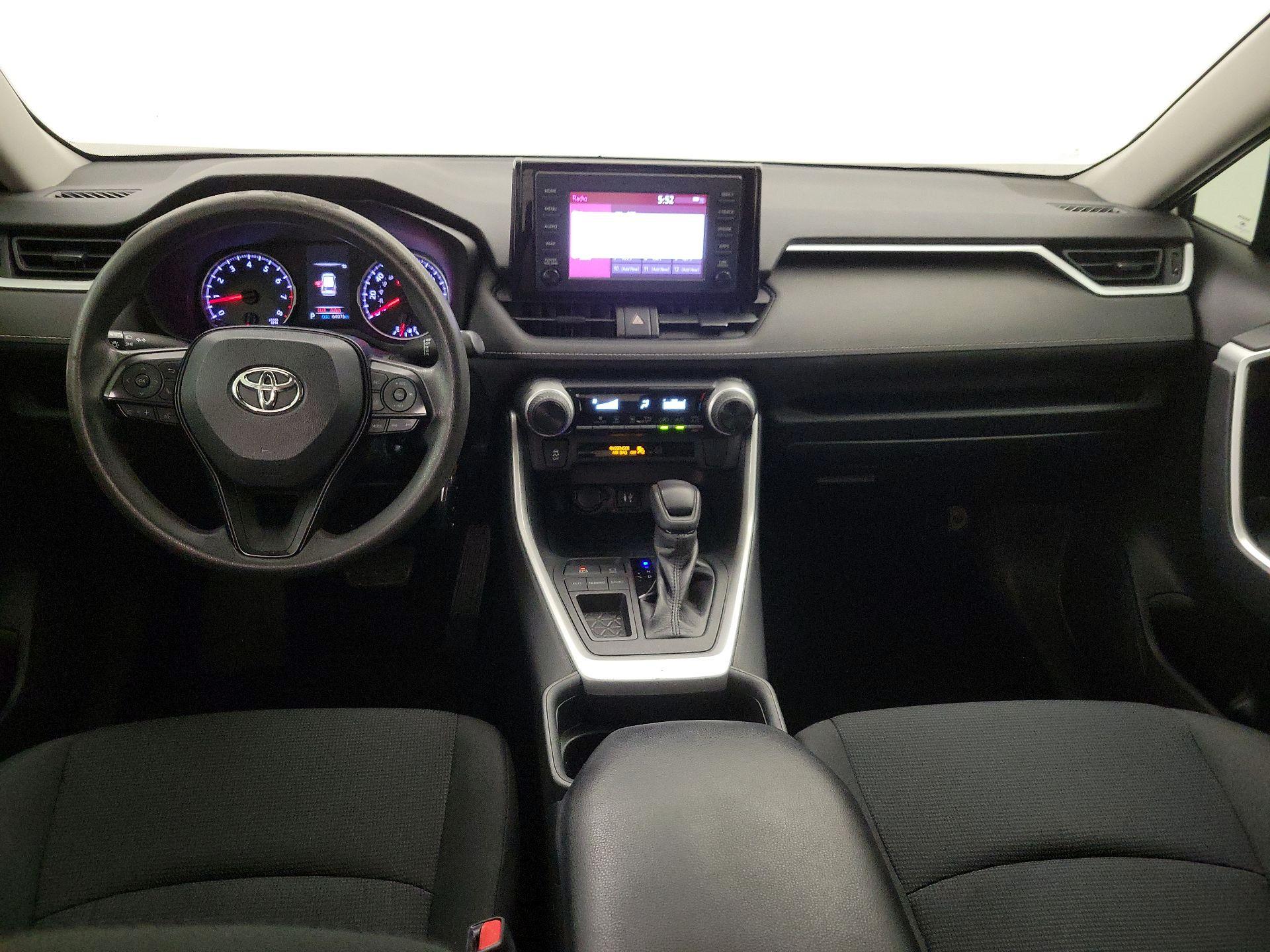 Thumbnail: 2019 Toyota RAV4 - 9