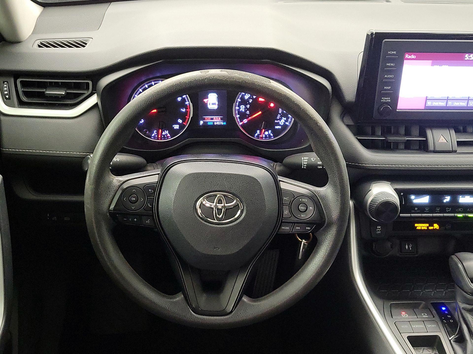 Thumbnail: 2019 Toyota RAV4 - 10