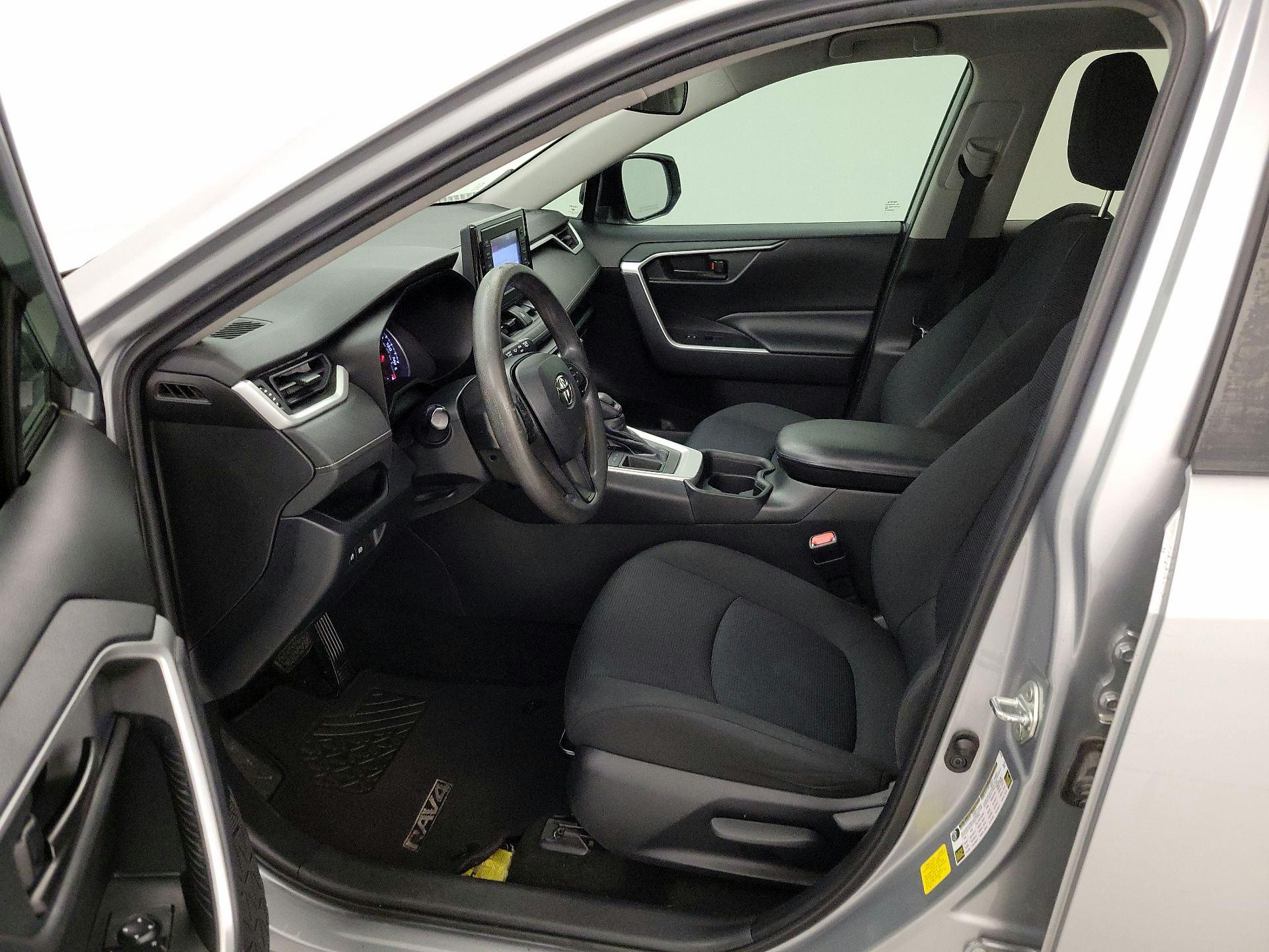 Thumbnail: 2019 Toyota RAV4 - 11