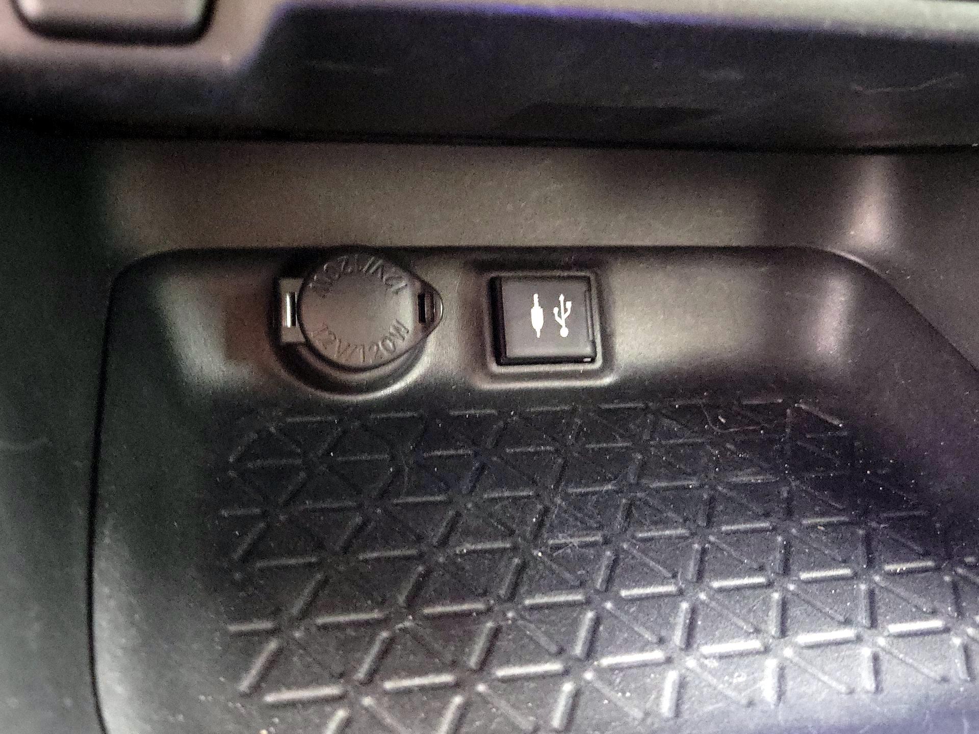 Thumbnail: 2019 Toyota RAV4 - 18