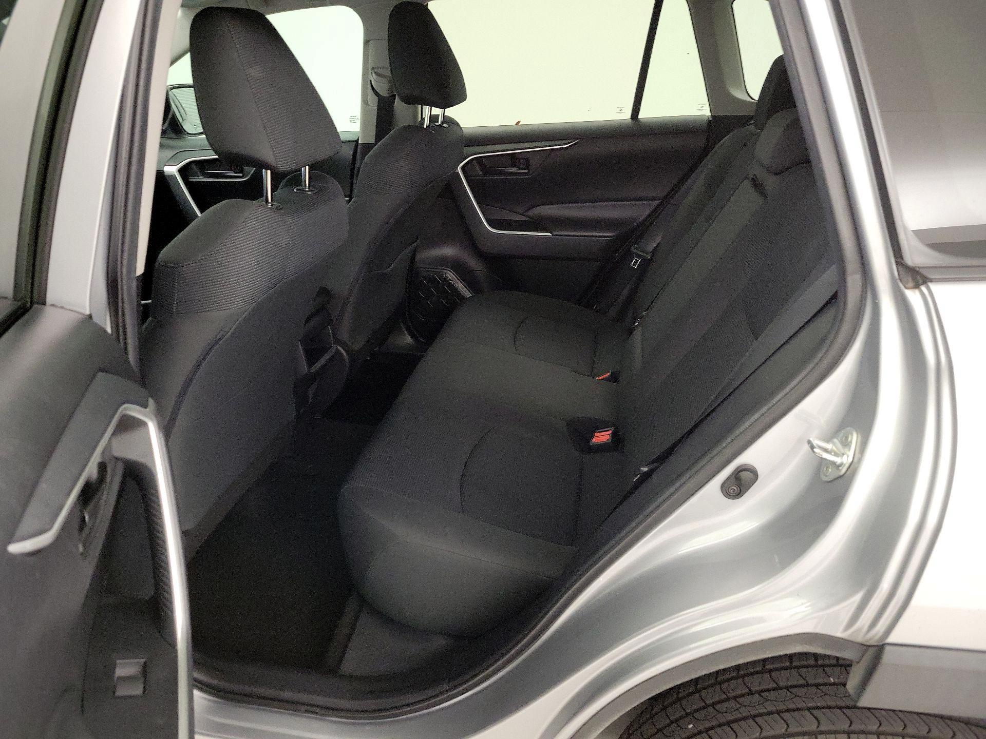 Thumbnail: 2019 Toyota RAV4 - 19