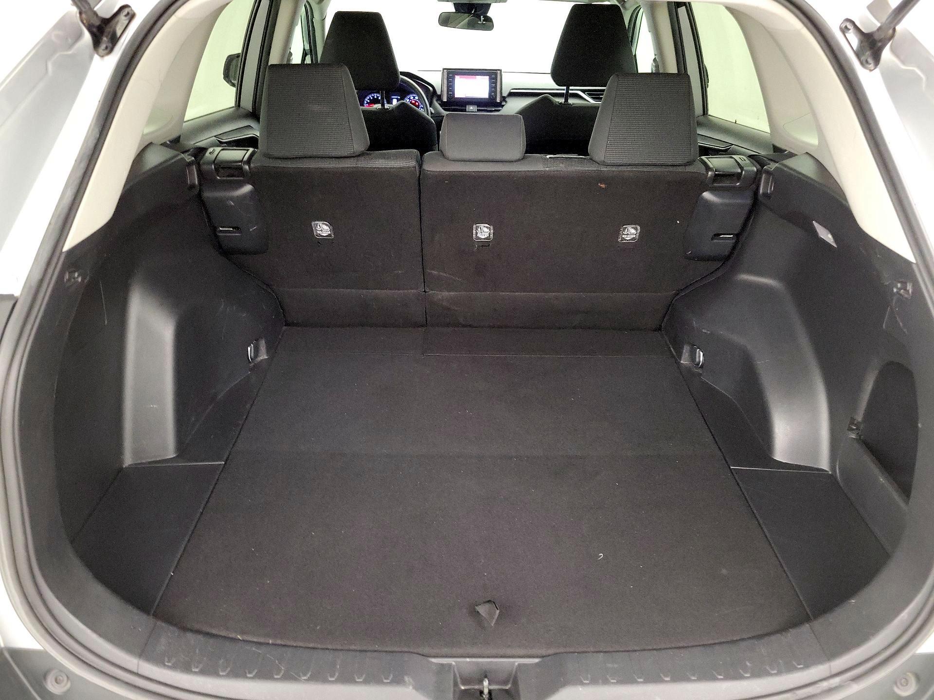 Thumbnail: 2019 Toyota RAV4 - 20