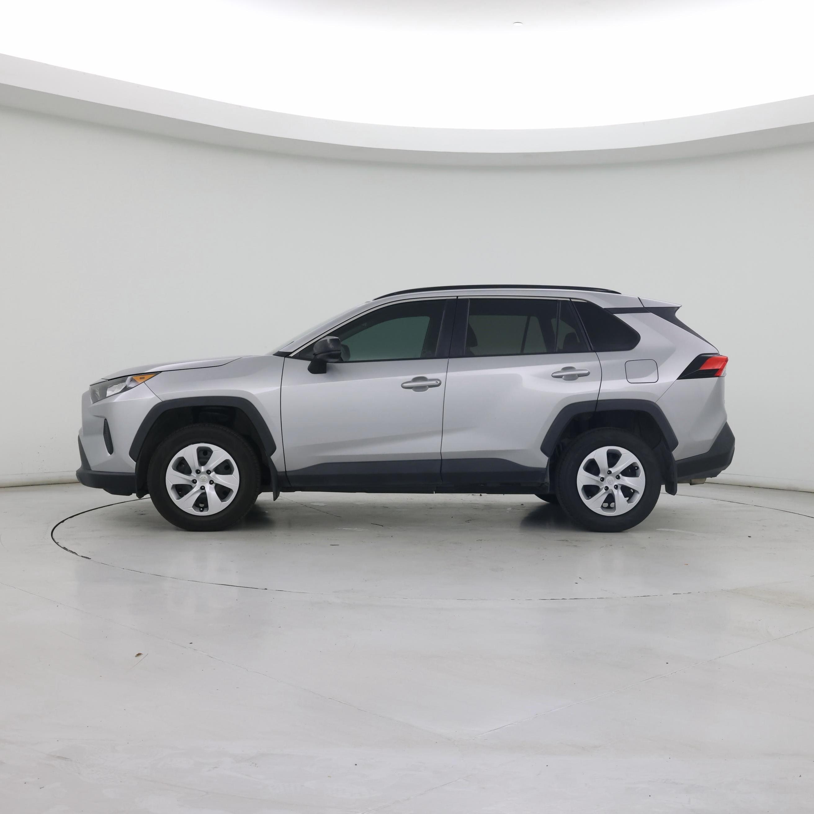 Thumbnail: 2019 Toyota RAV4 - 3