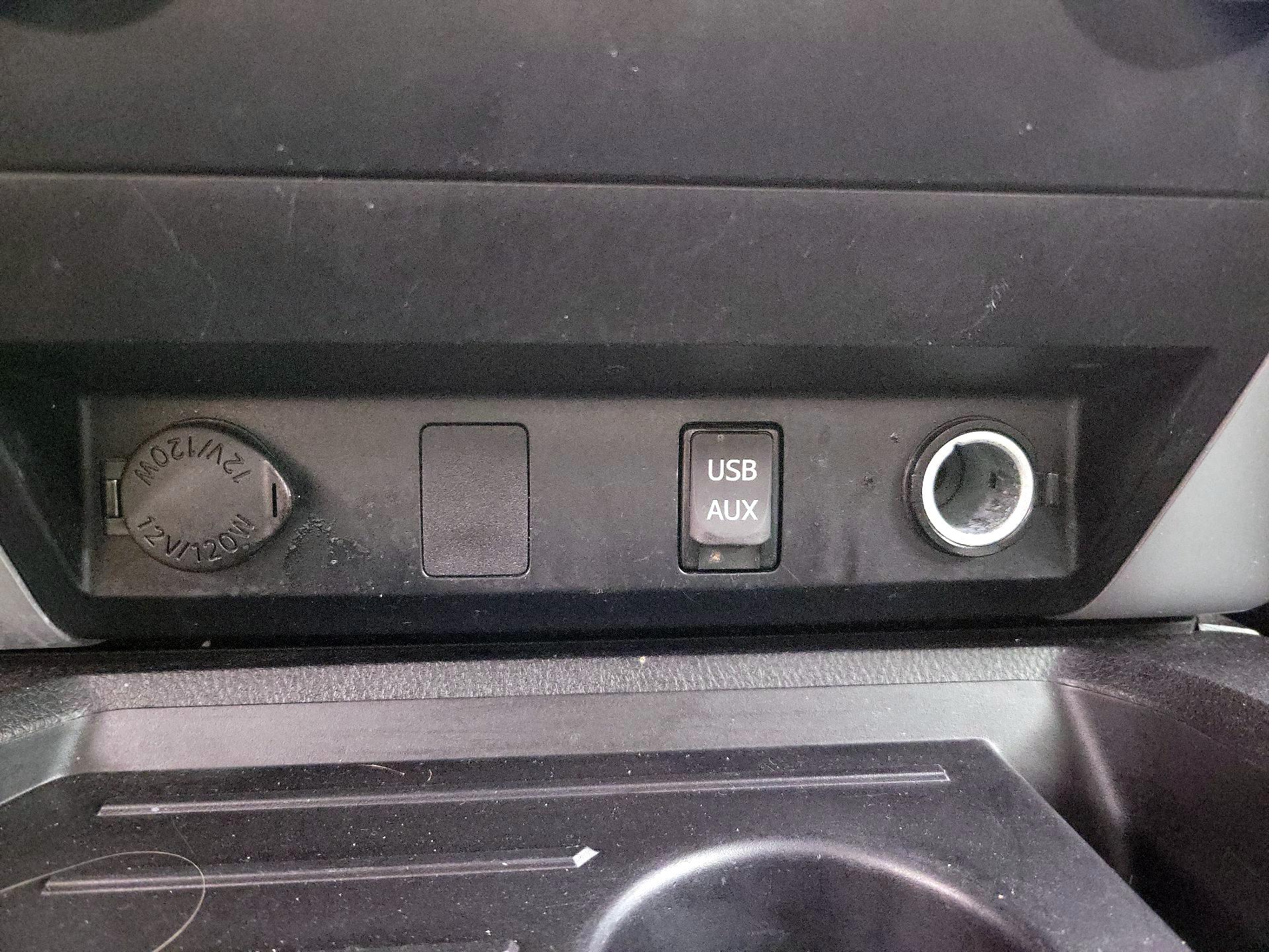 Thumbnail: 2014 Toyota Tundra - 18