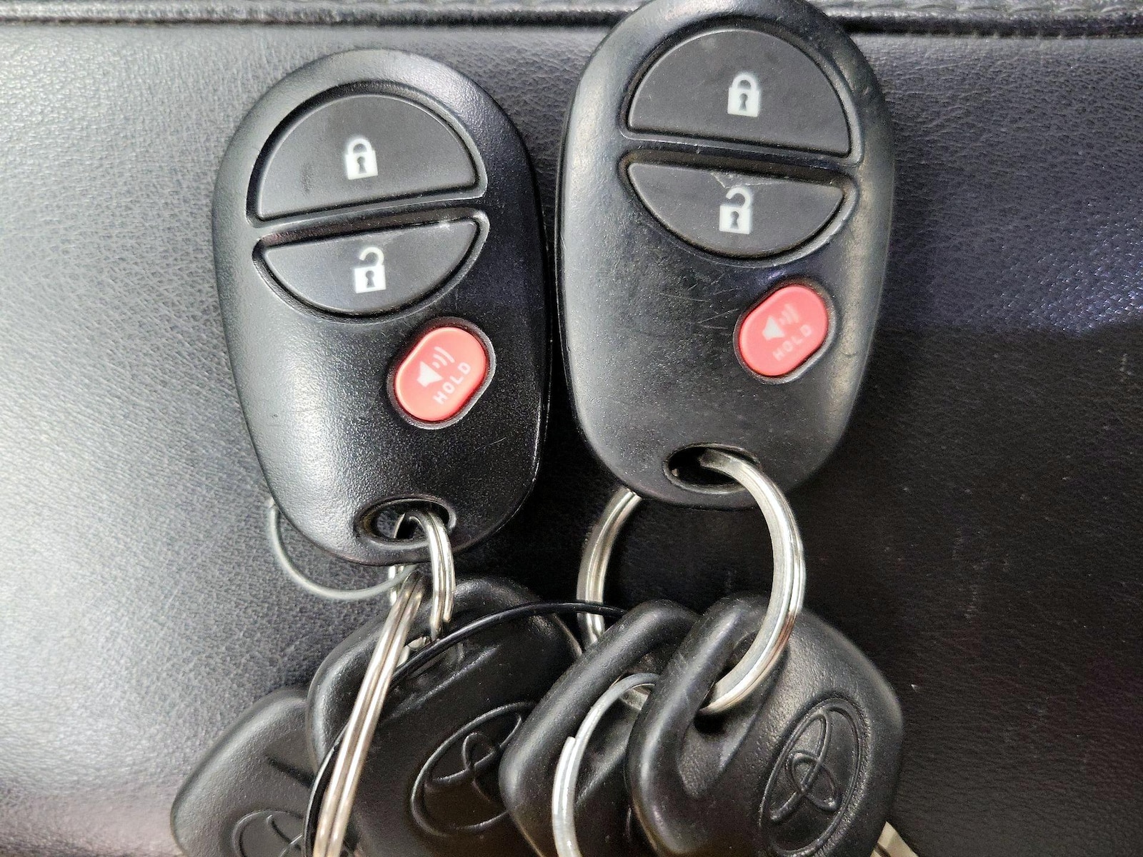 2014 Toyota Tundra Limited - Photo 24