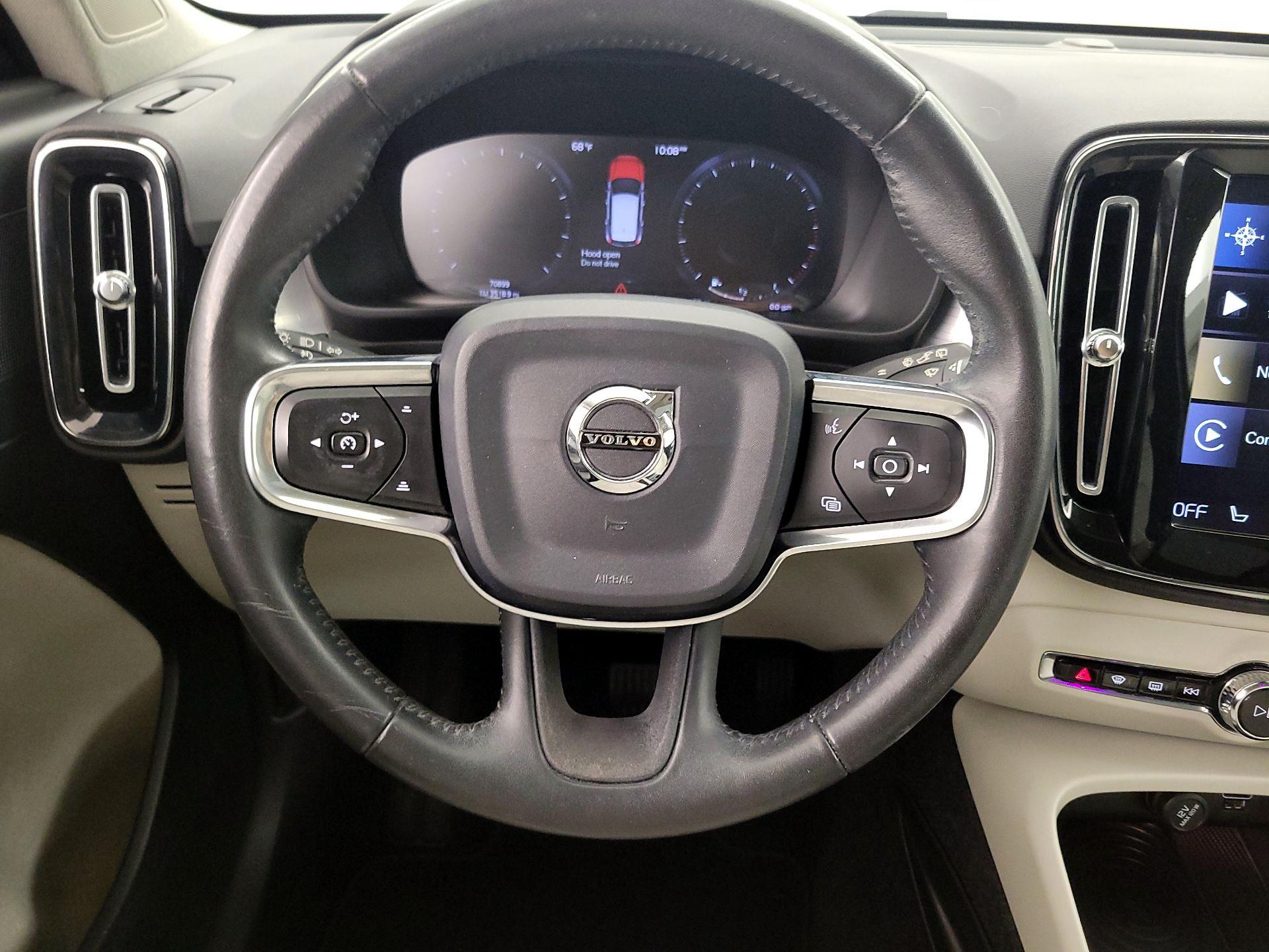 Thumbnail: 2019 Volvo XC40 - 10