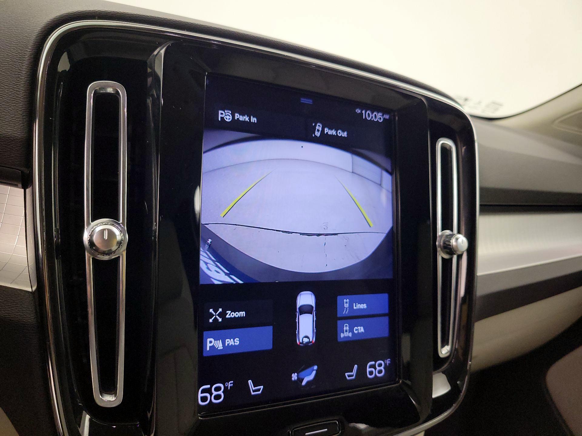 Thumbnail: 2019 Volvo XC40 - 14