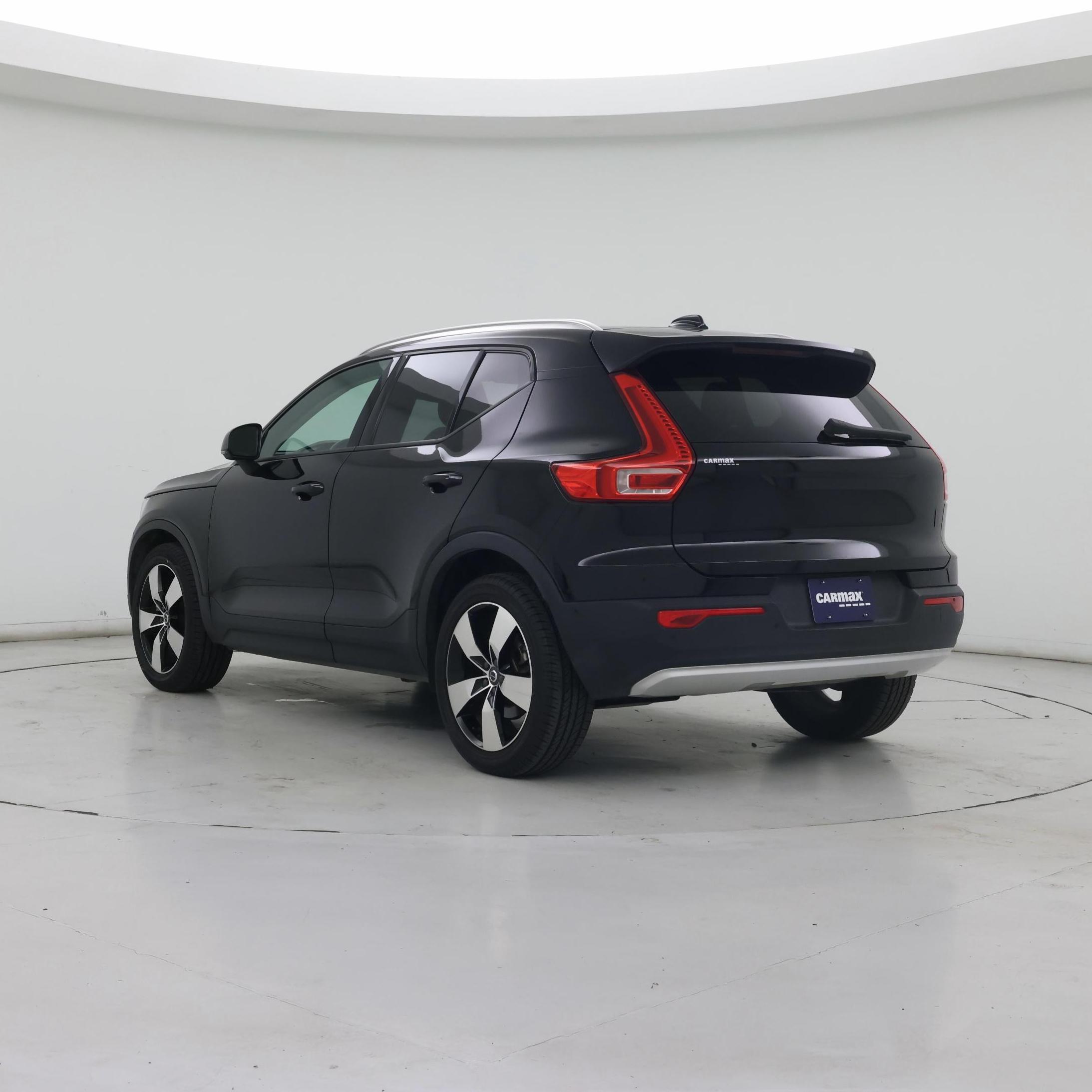 Thumbnail: 2019 Volvo XC40 - 2