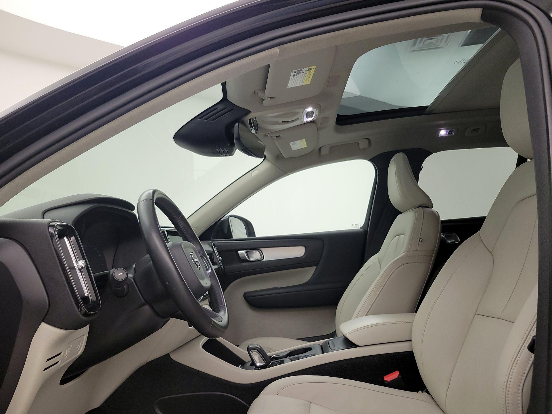 Thumbnail: 2019 Volvo XC40 - 19