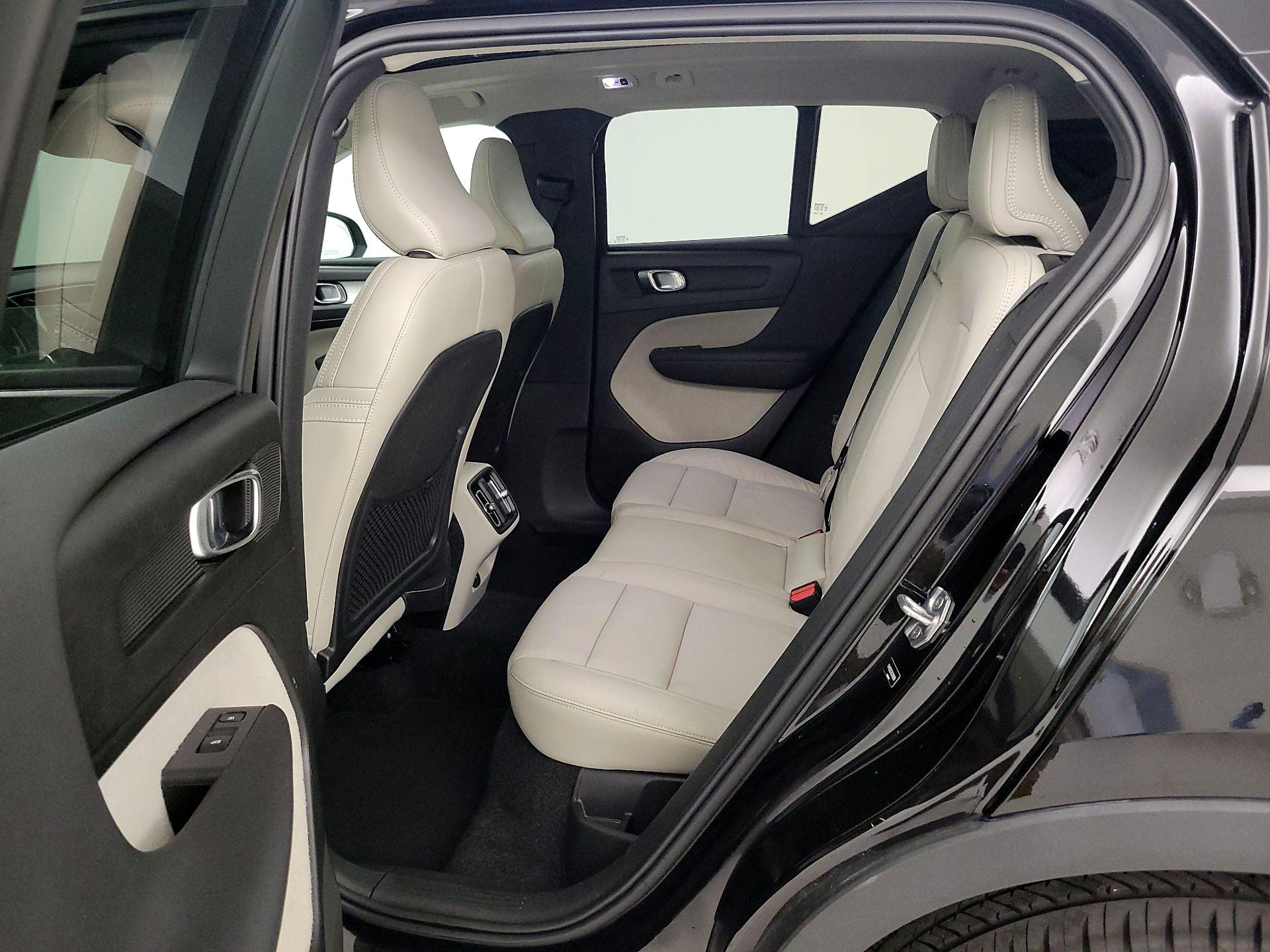 Thumbnail: 2019 Volvo XC40 - 20