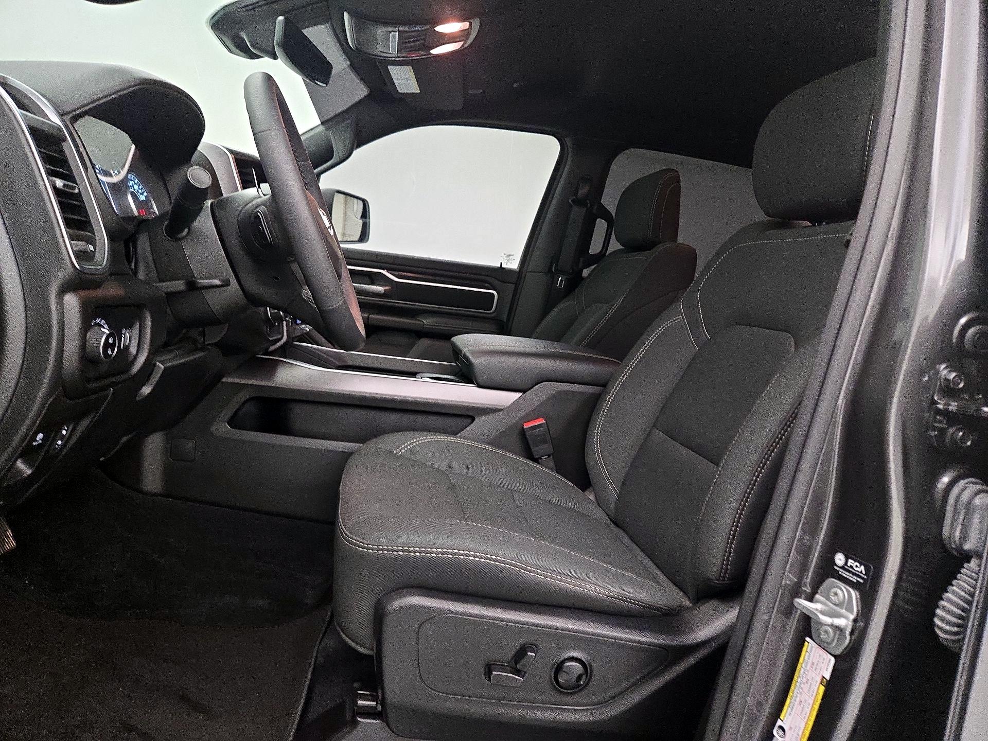 Thumbnail: 2025 RAM 1500 - 11