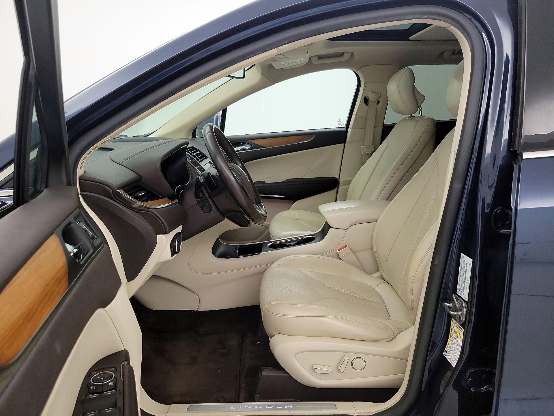 Thumbnail: 2015 Lincoln MKC - 11