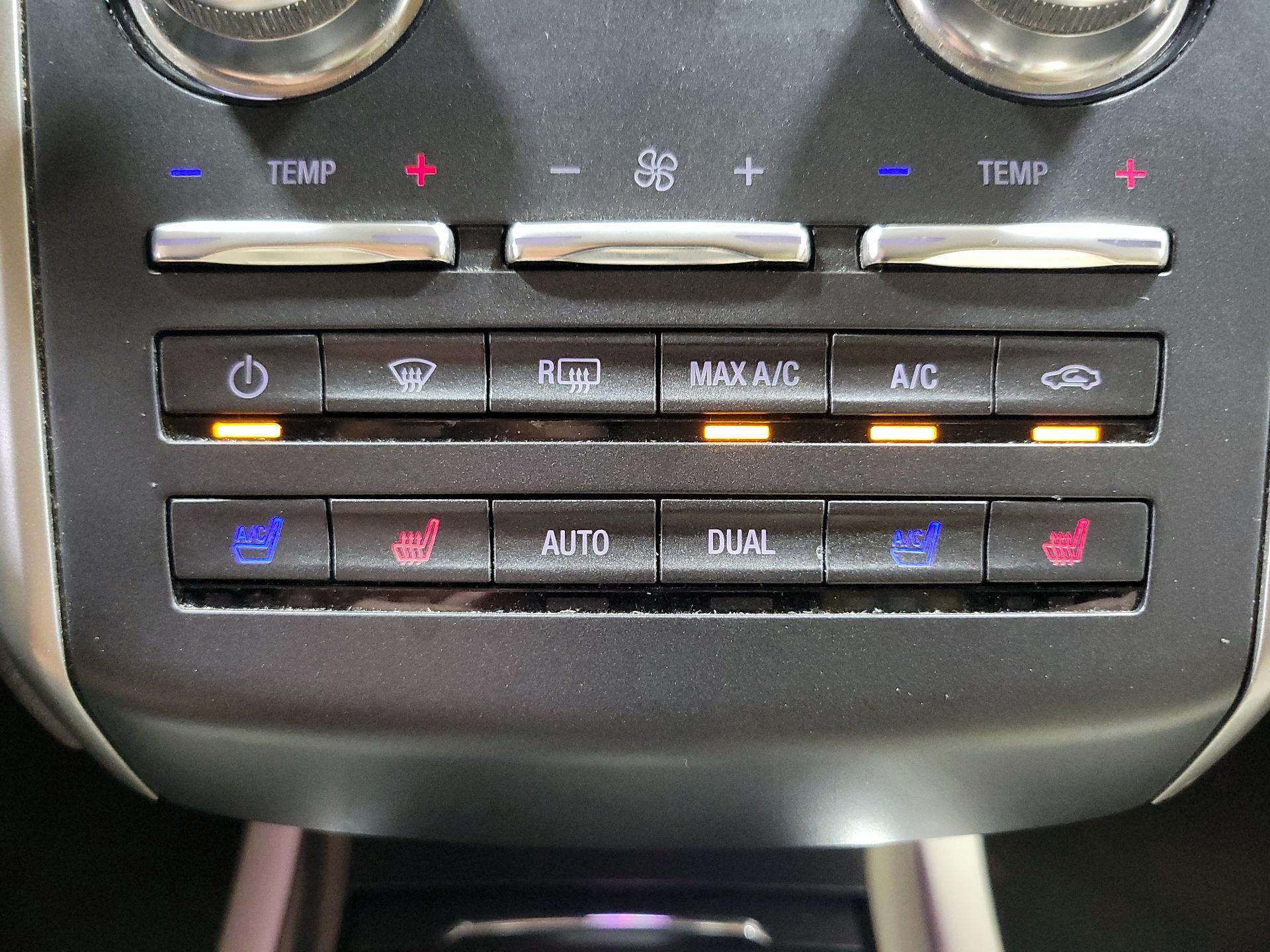 Thumbnail: 2015 Lincoln MKC - 16