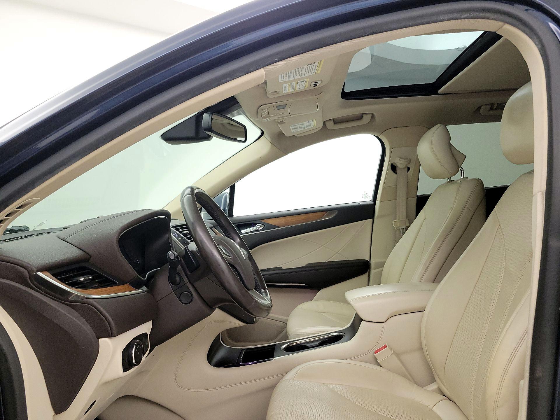 Thumbnail: 2015 Lincoln MKC - 19