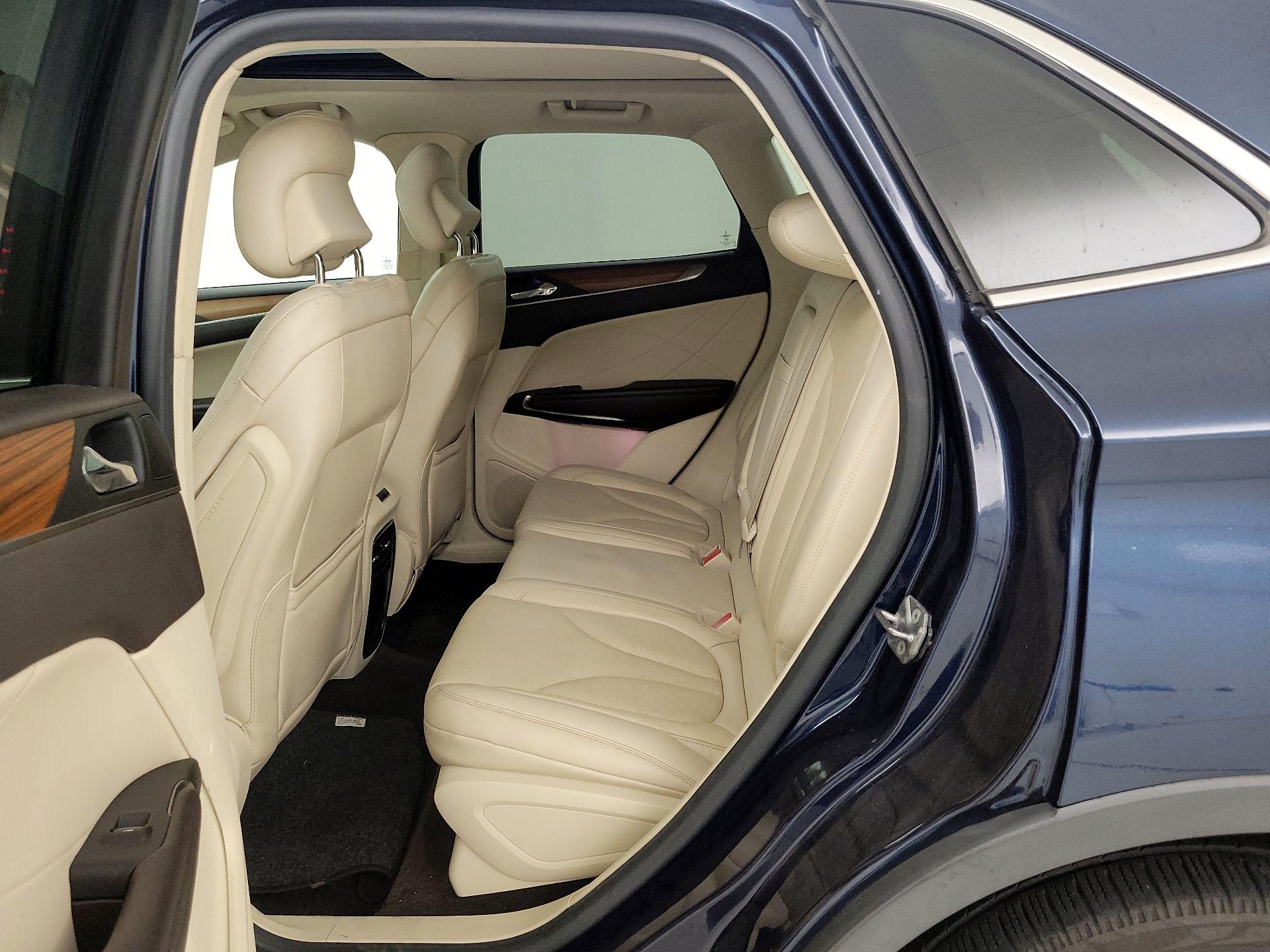 Thumbnail: 2015 Lincoln MKC - 20