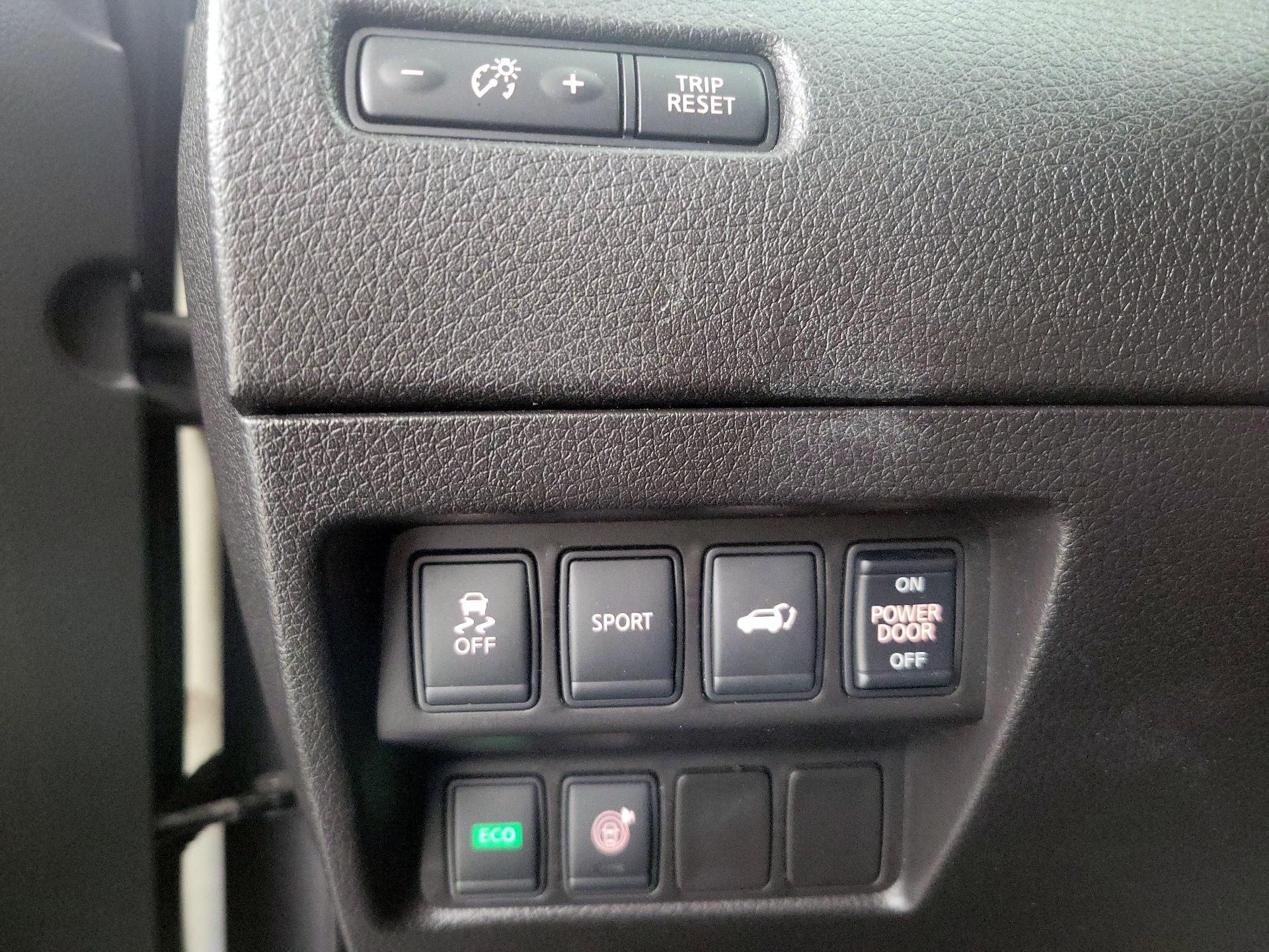 Thumbnail: 2015 Nissan Rogue - 13