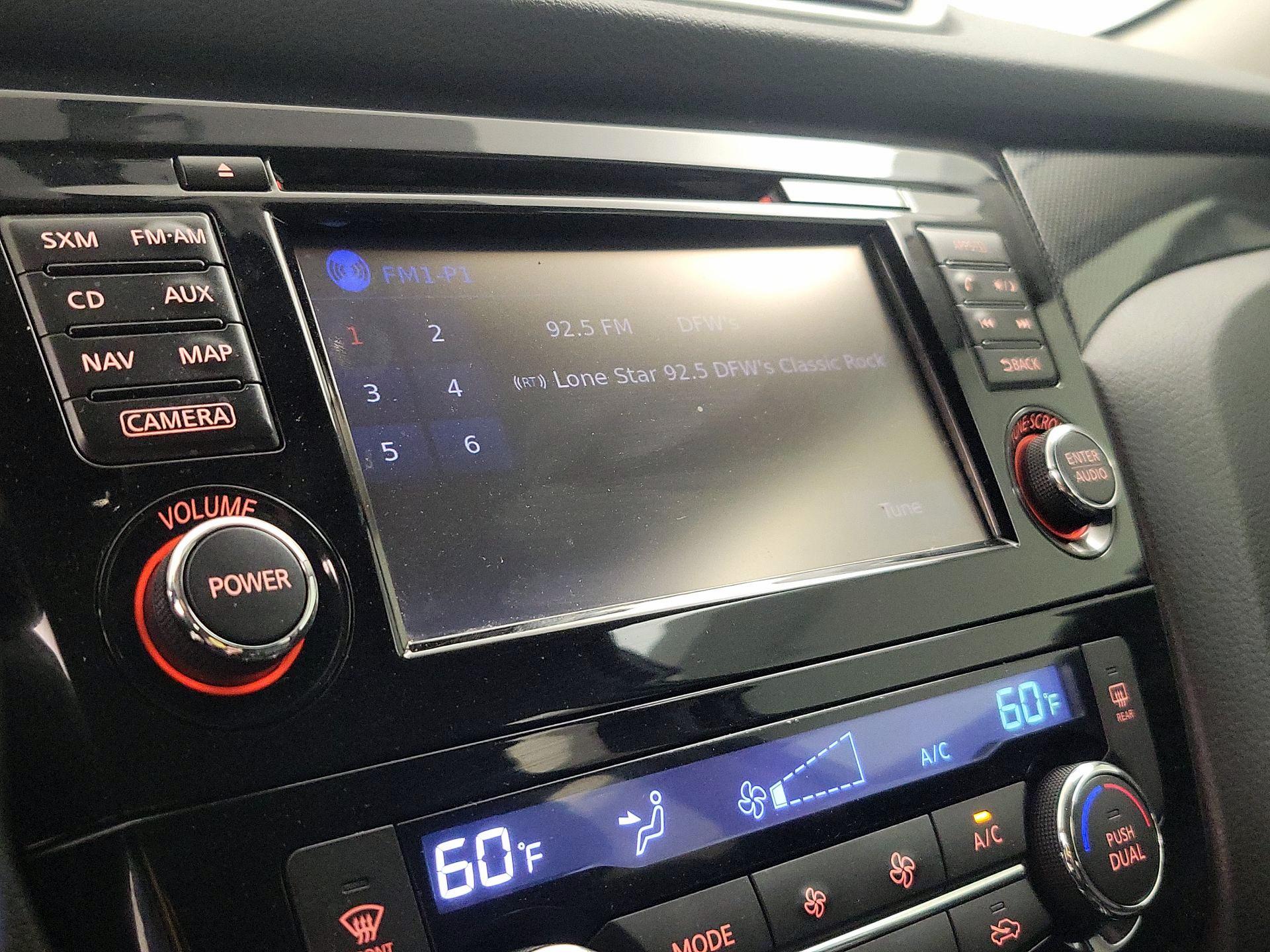 Thumbnail: 2015 Nissan Rogue - 16