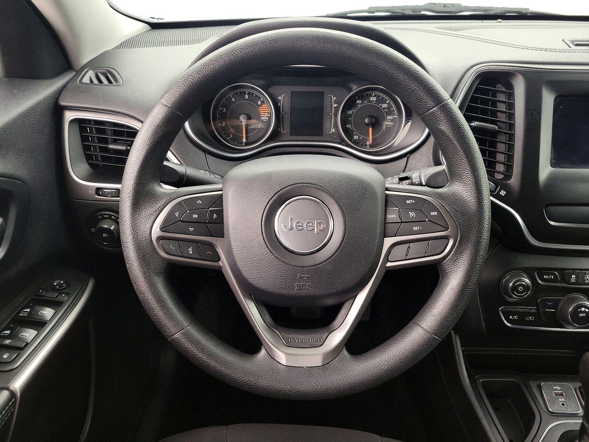 Thumbnail: 2019 Jeep Cherokee - 10