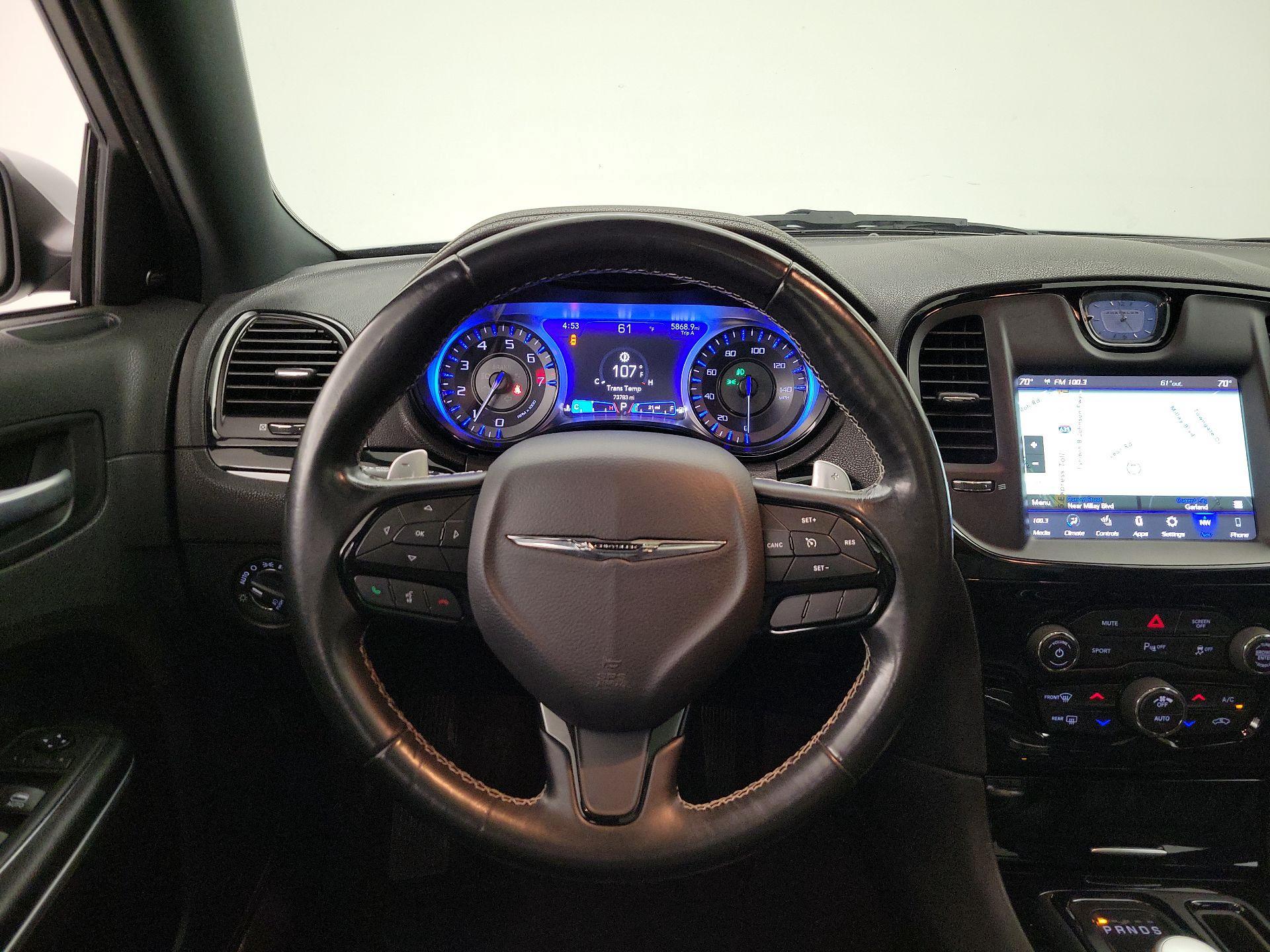 Thumbnail: 2022 Chrysler 300 - 10