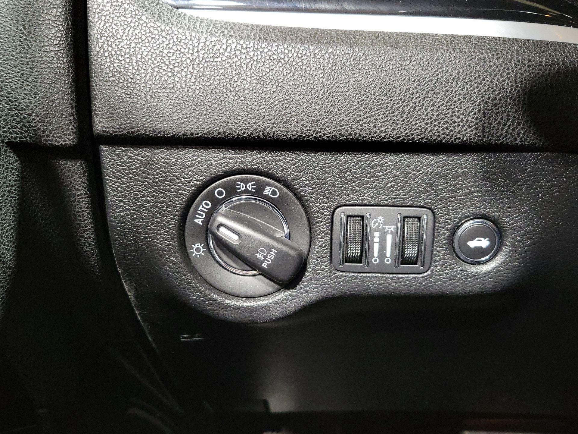 Thumbnail: 2022 Chrysler 300 - 13