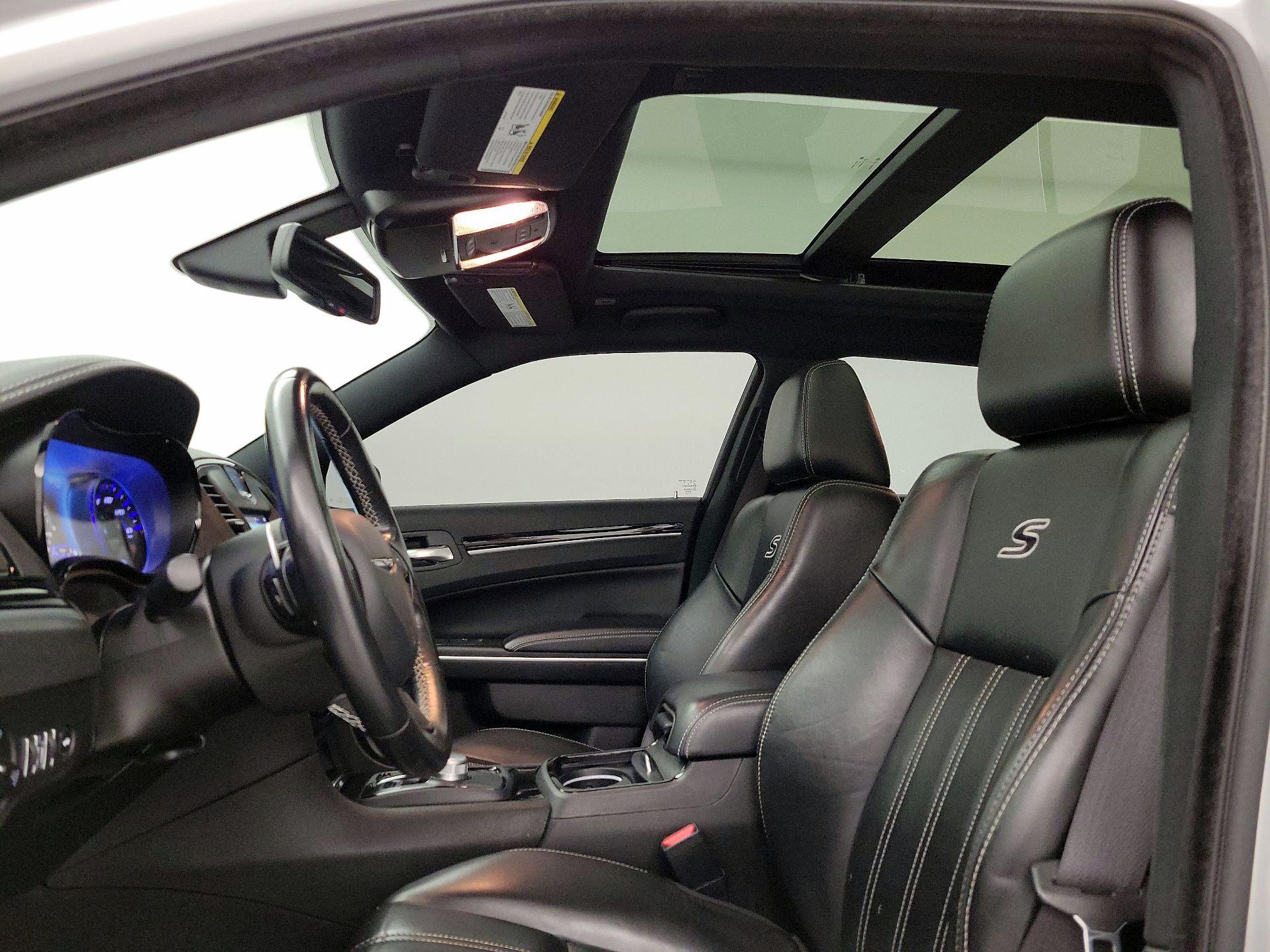 Thumbnail: 2022 Chrysler 300 - 19