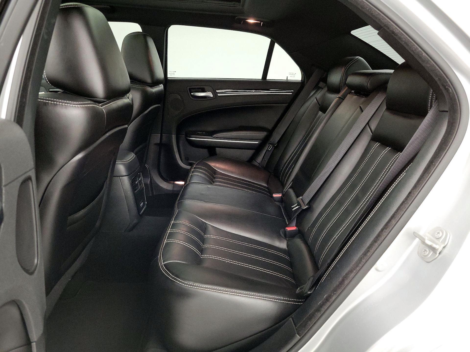 Thumbnail: 2022 Chrysler 300 - 20