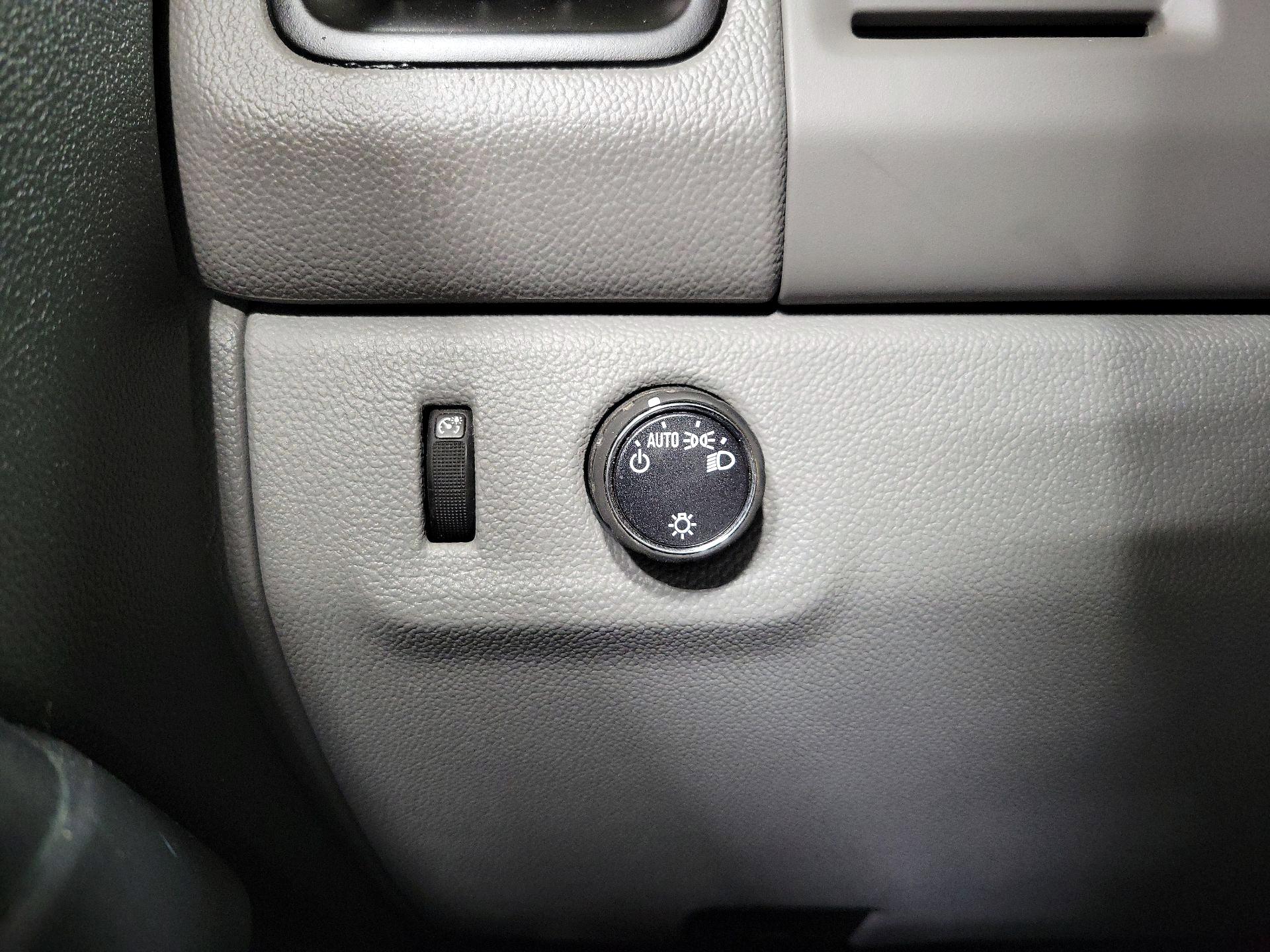 Thumbnail: 2015 GMC Canyon - 13