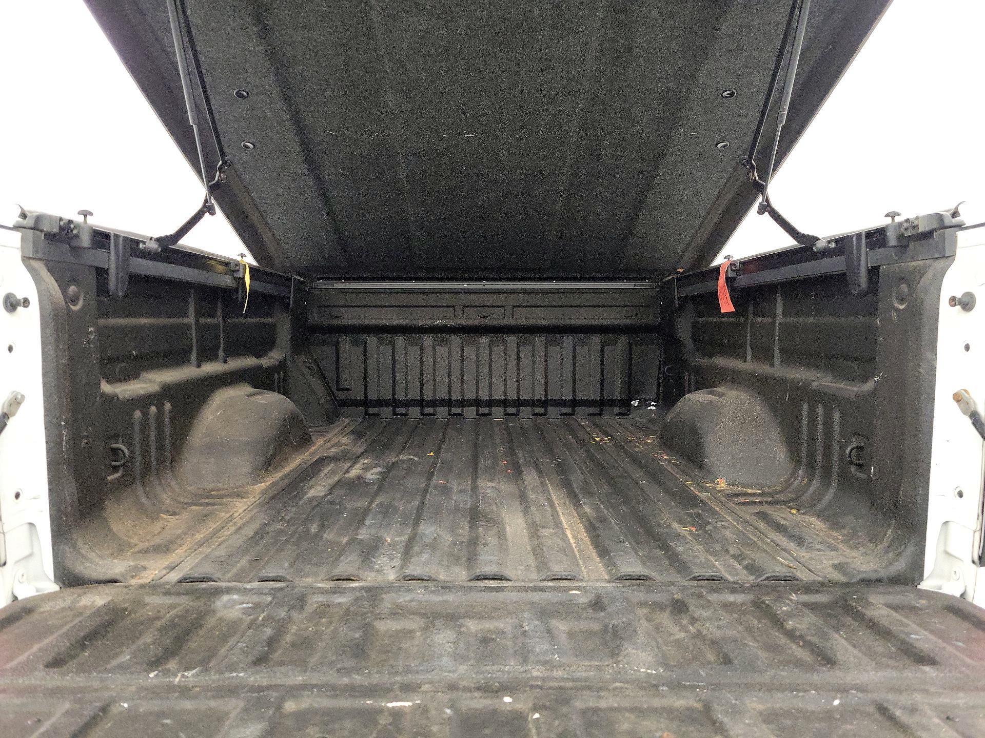 Thumbnail: 2015 GMC Canyon - 18