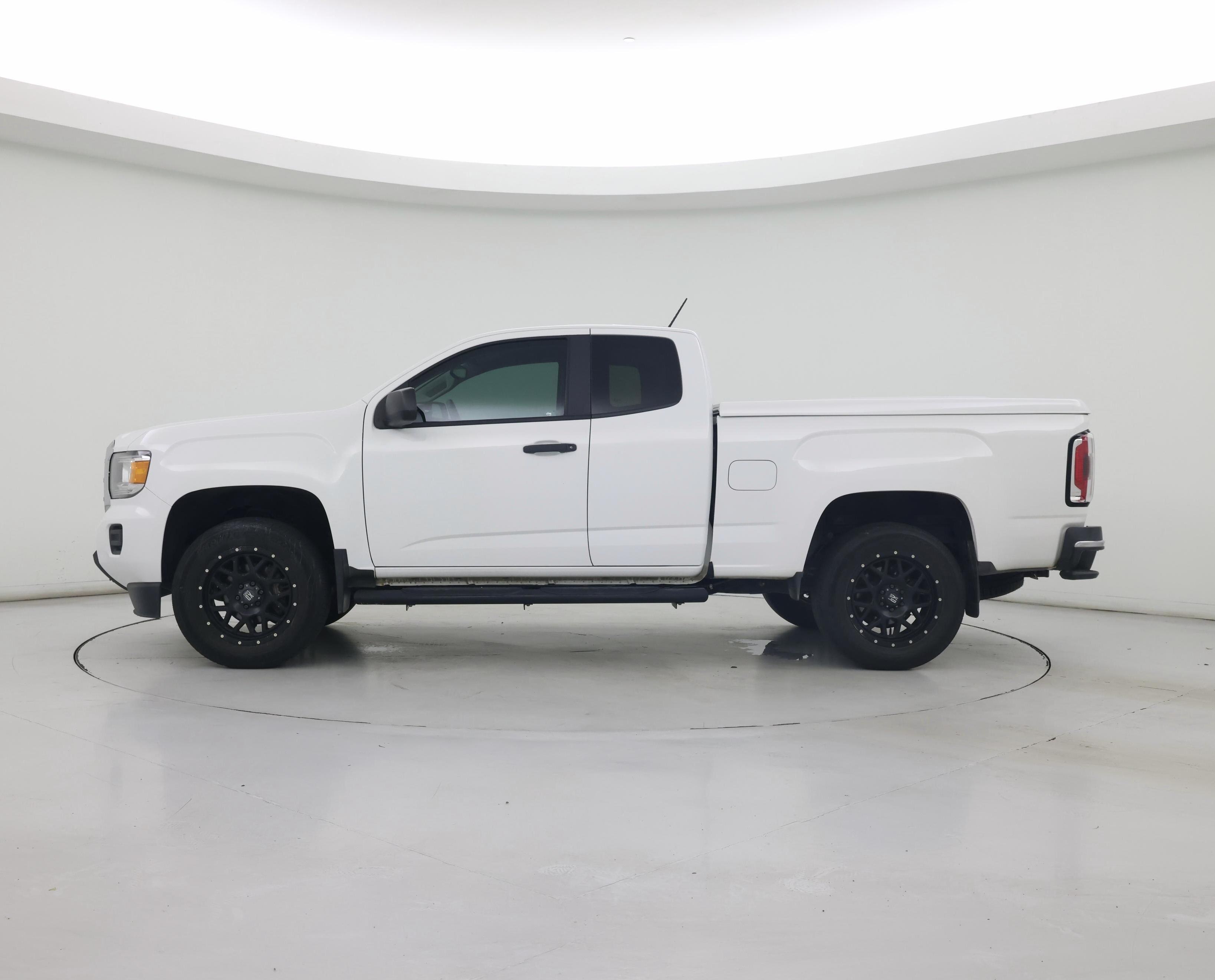 Thumbnail: 2015 GMC Canyon - 3