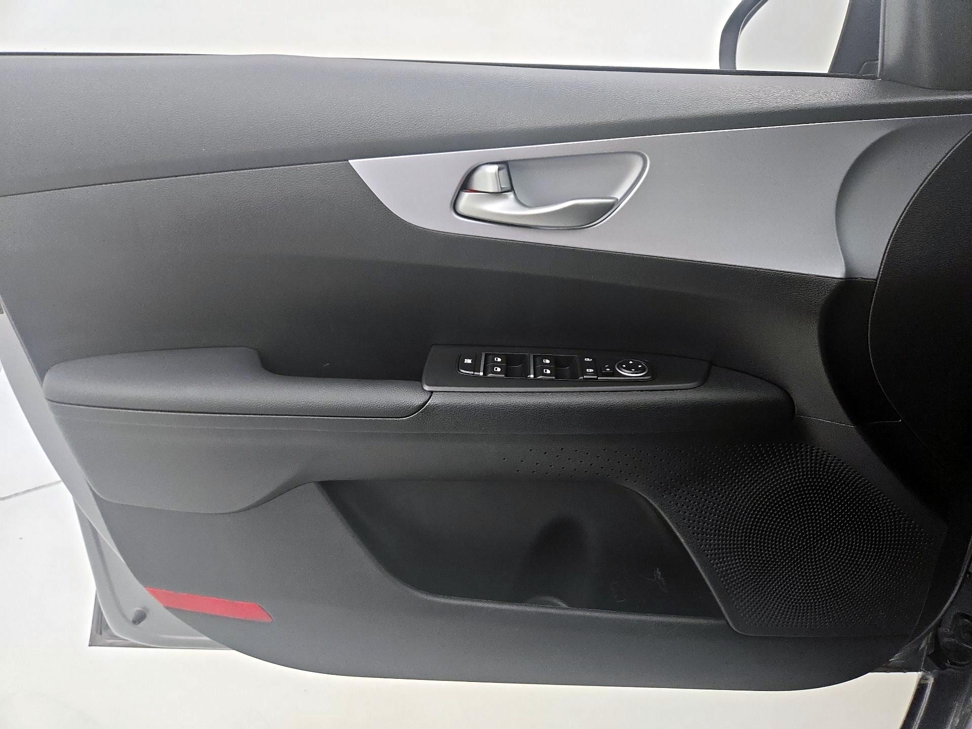 Thumbnail: 2024 Kia Forte - 12