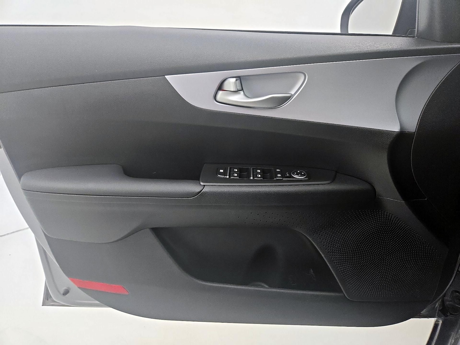 2024 Kia Forte LXS - Photo 13