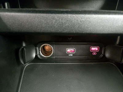 USB/AUX Ports