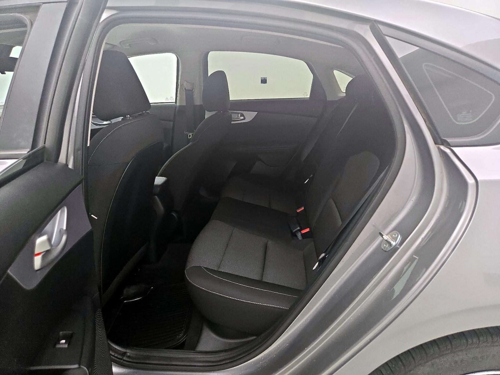 2024 Kia Forte LXS - Photo 20