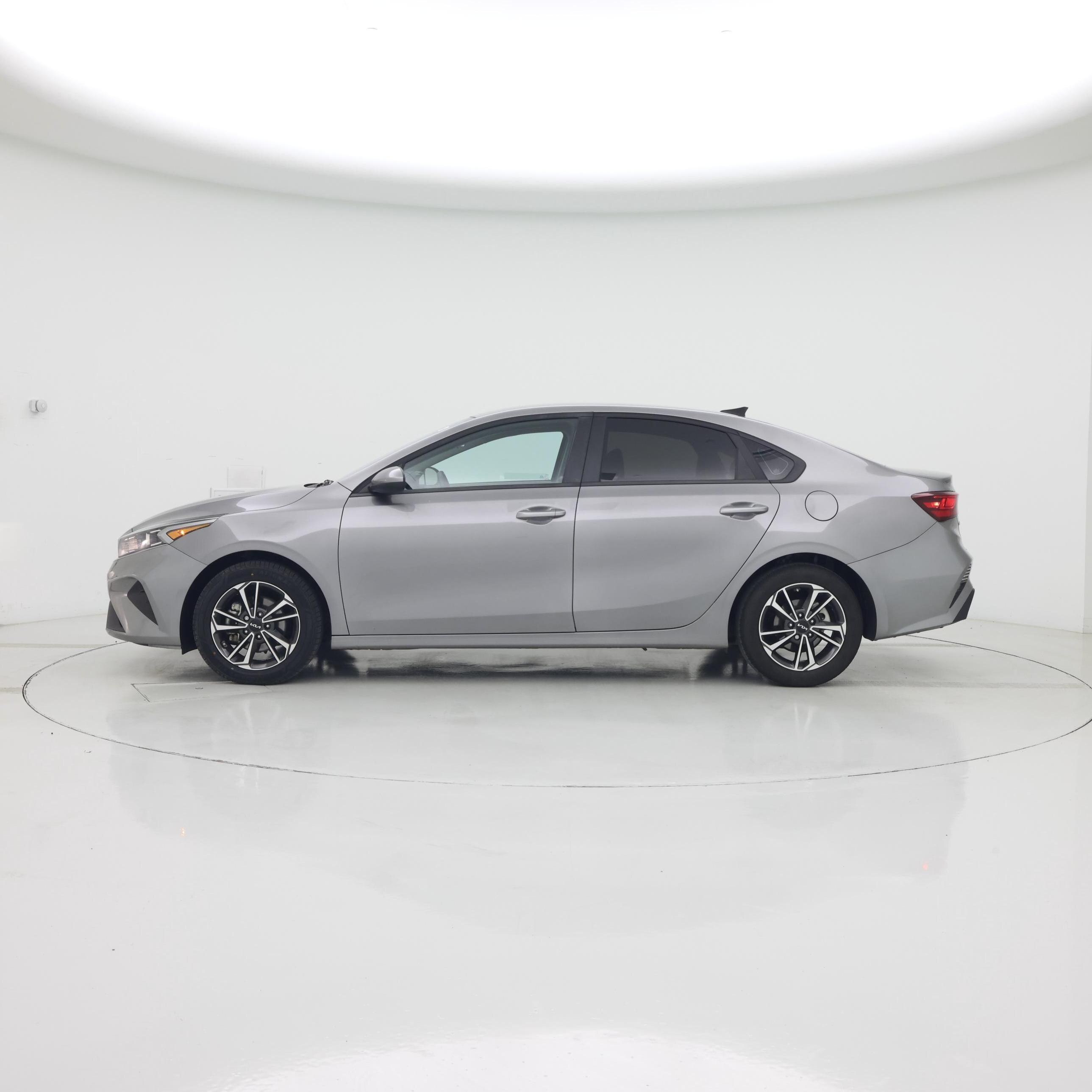 Thumbnail: 2024 Kia Forte - 3