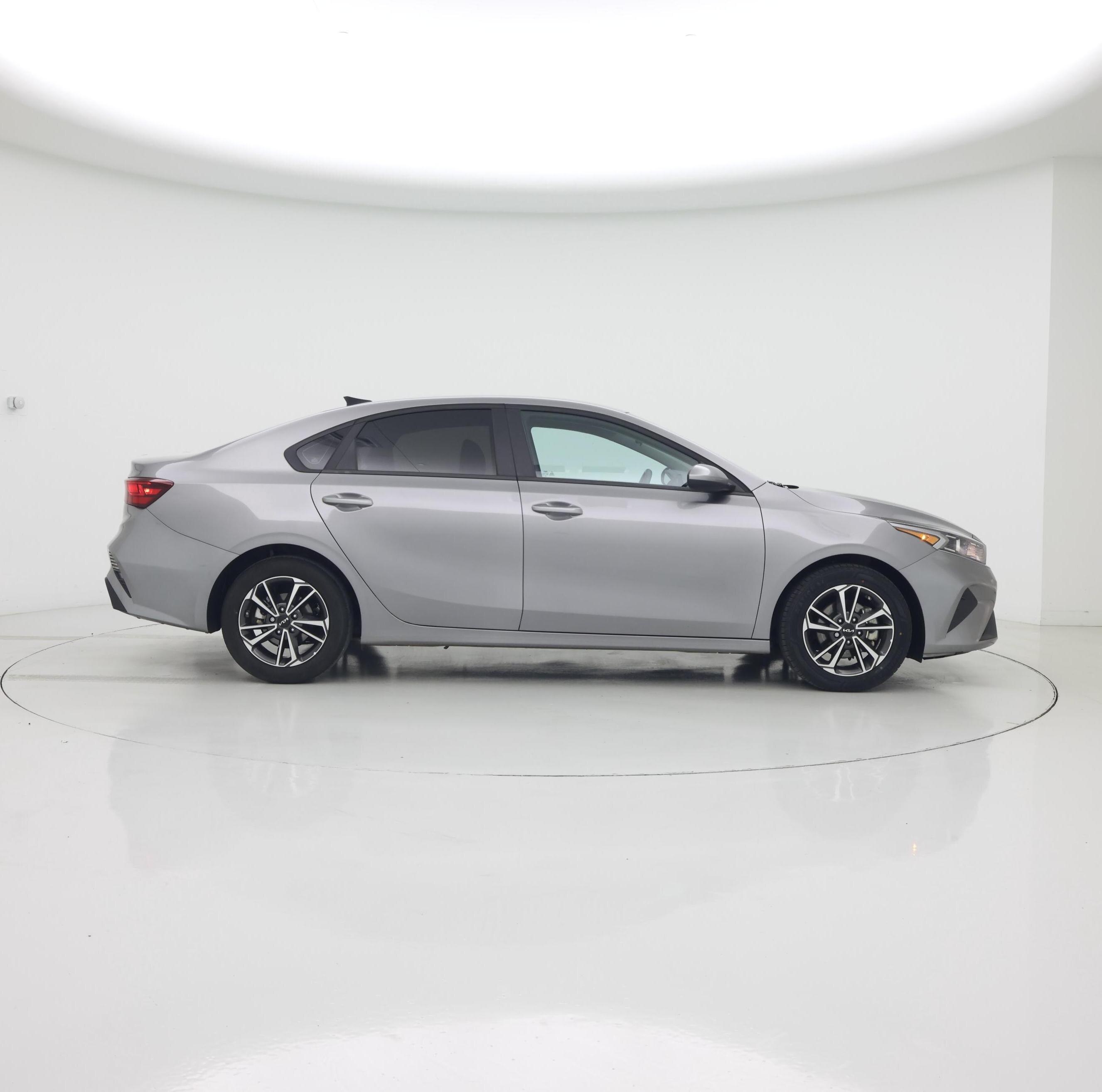 Thumbnail: 2024 Kia Forte - 7