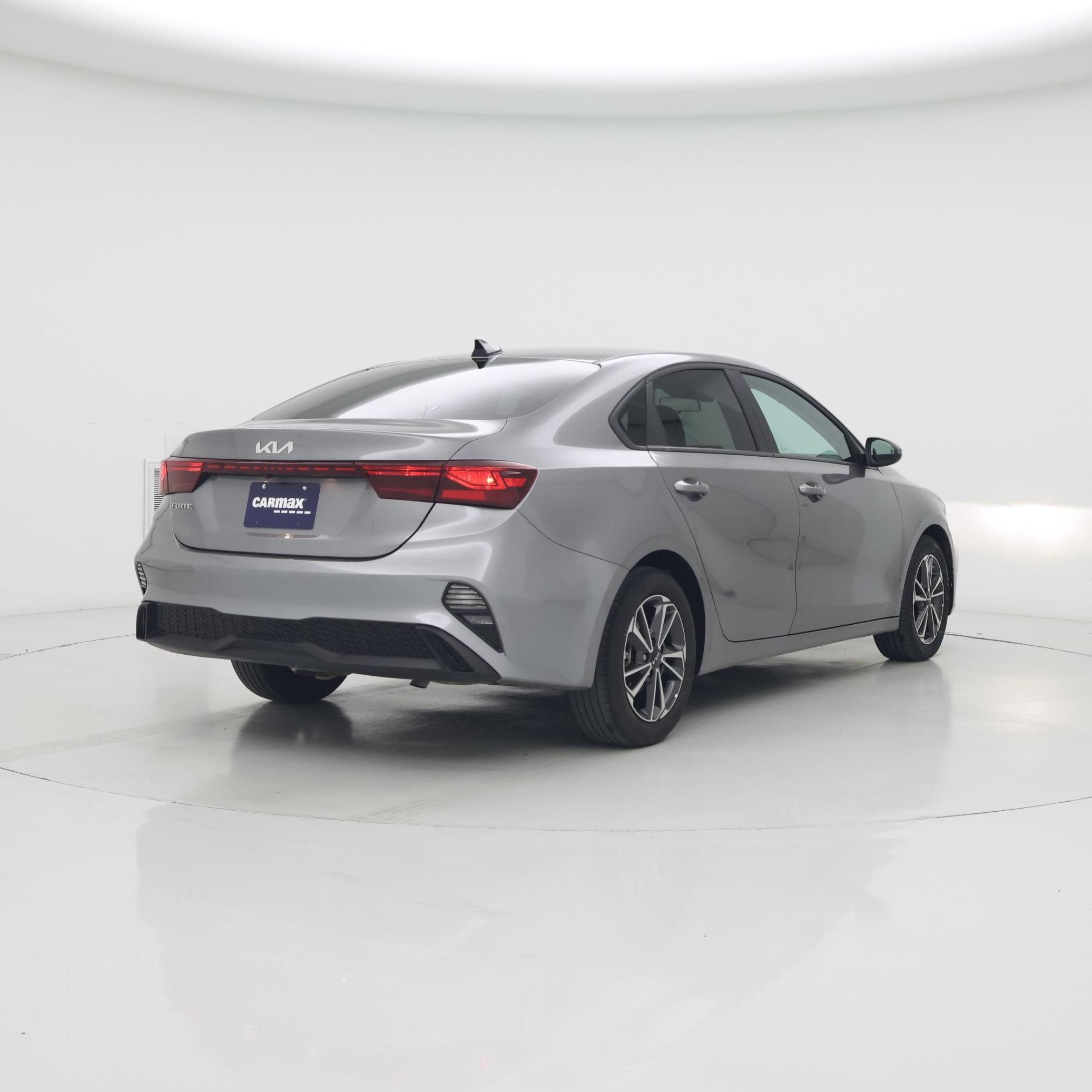 Thumbnail: 2024 Kia Forte - 8