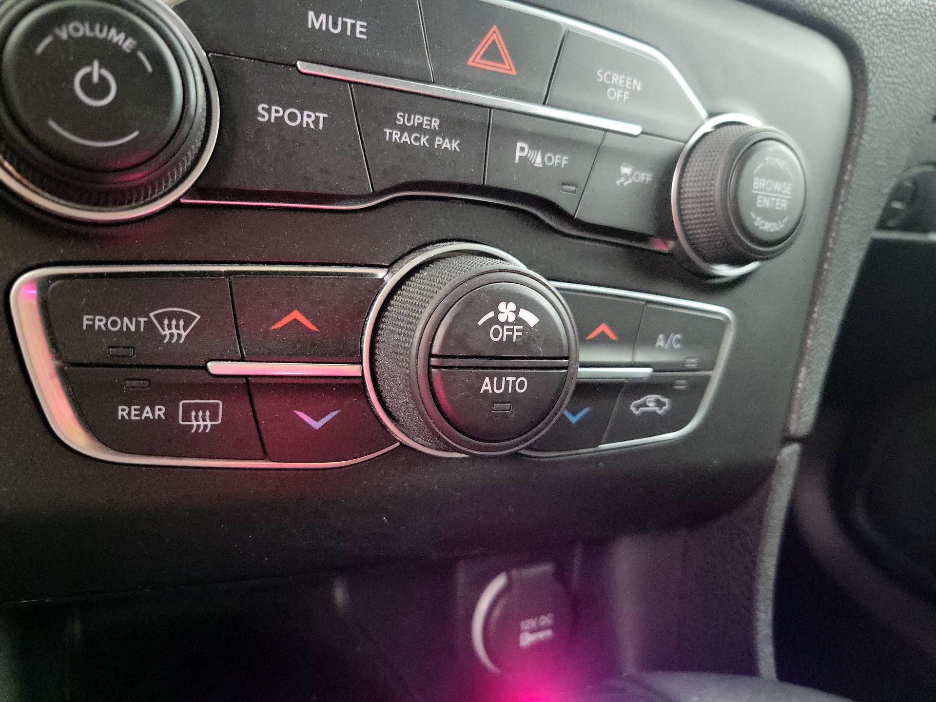 Thumbnail: 2021 Dodge Charger - 16