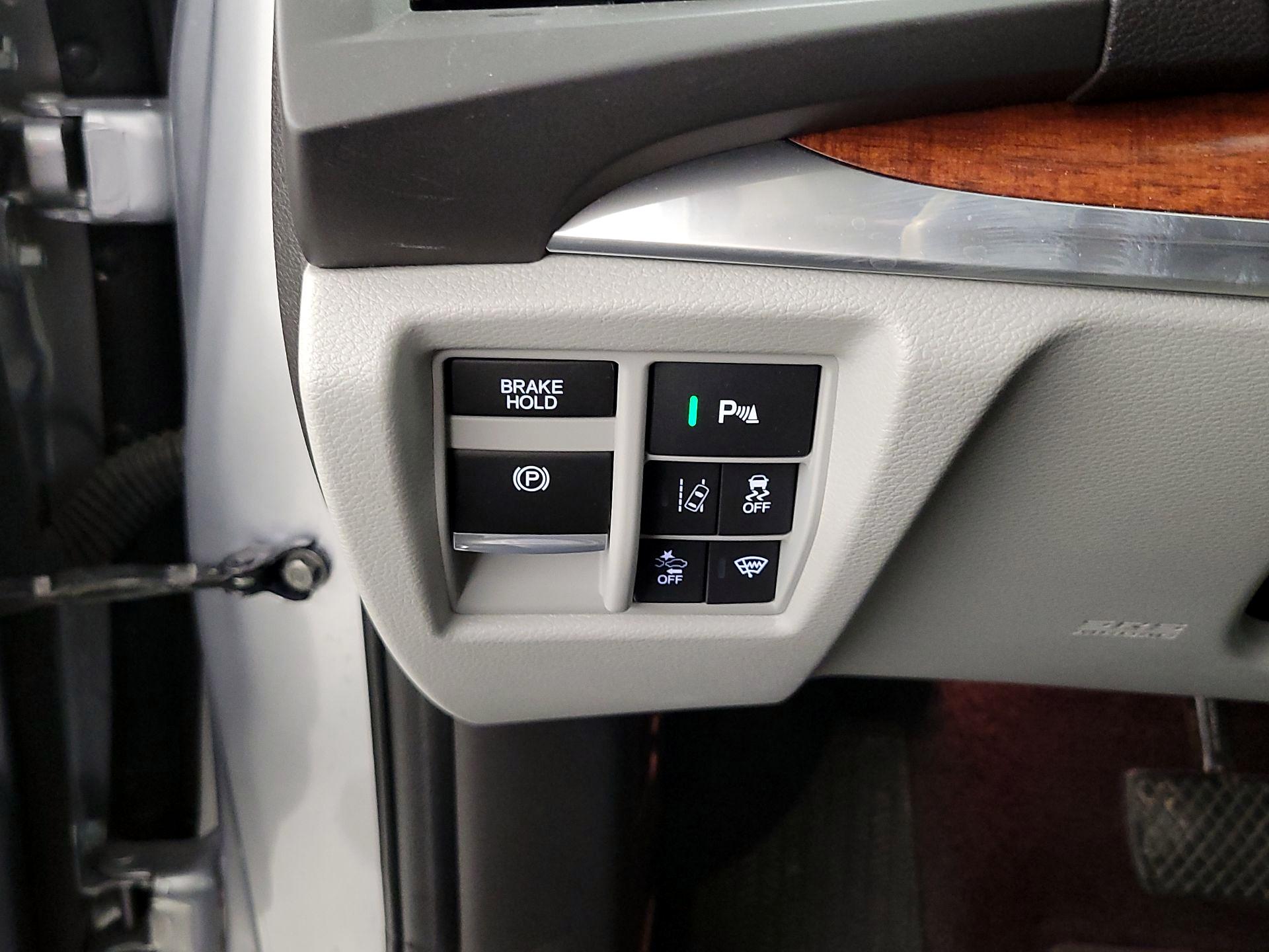 Thumbnail: 2017 Acura MDX - 13