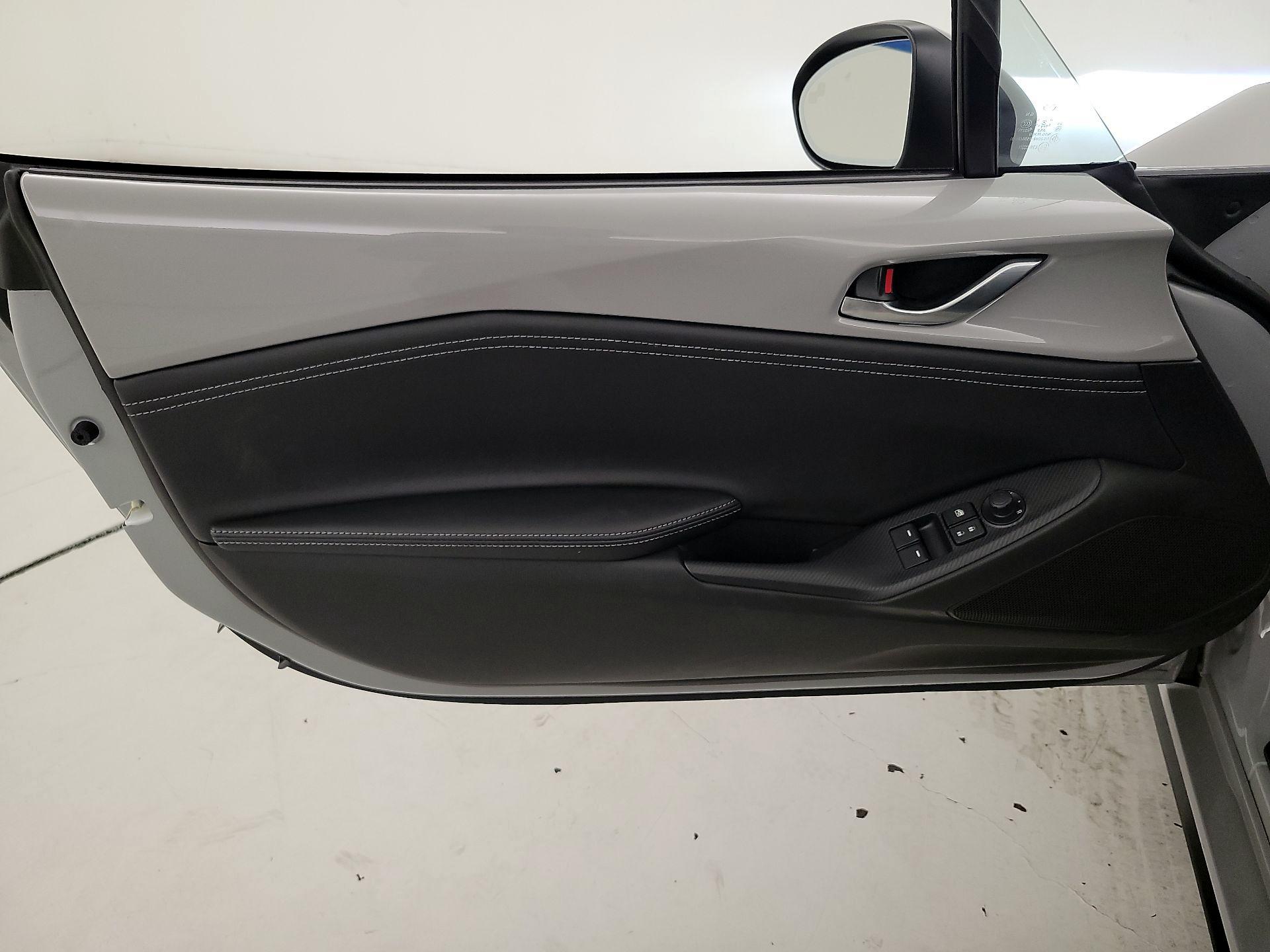 Thumbnail: 2025 Mazda MX-5 Miata - 12