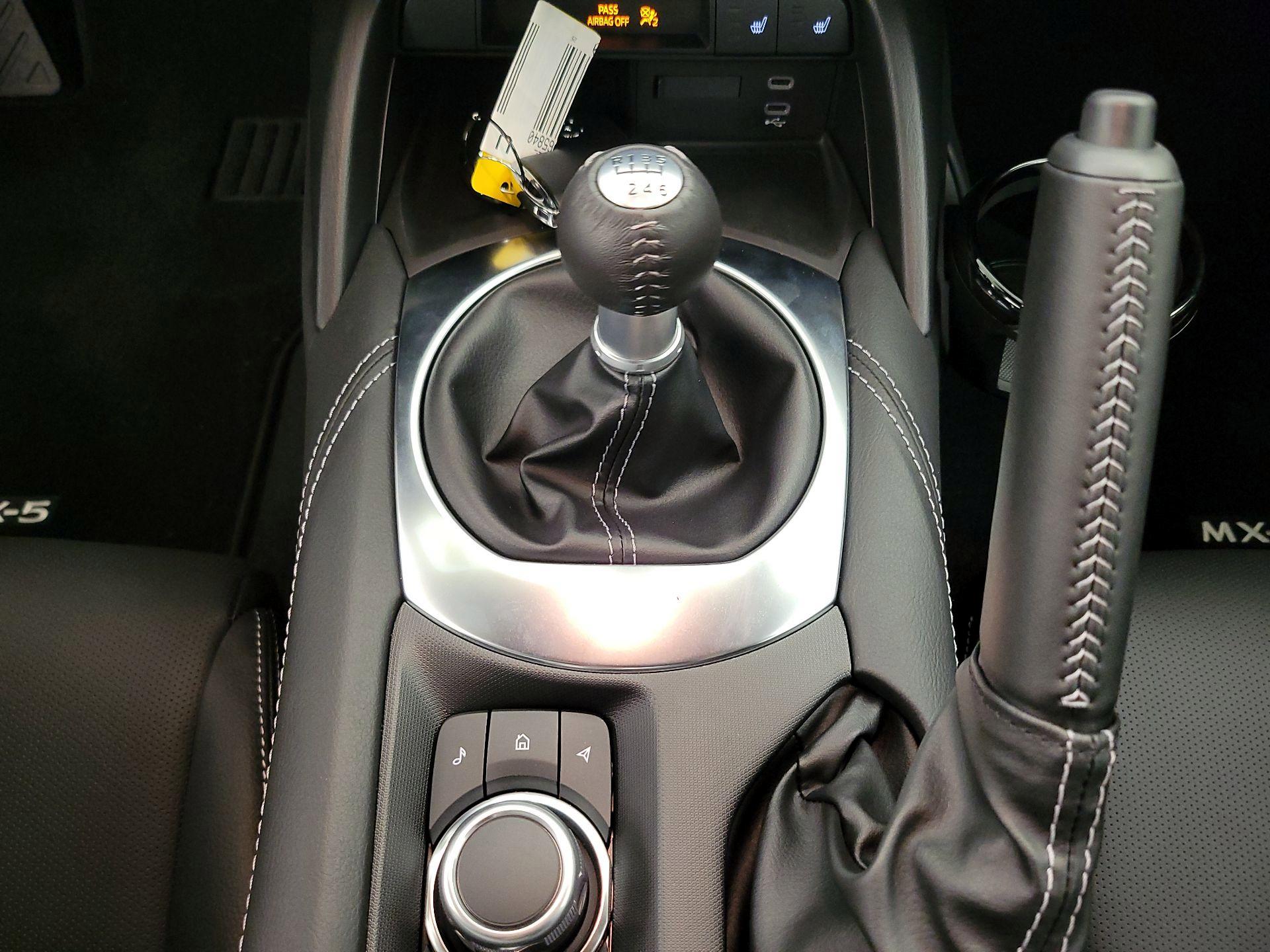 Thumbnail: 2025 Mazda MX-5 Miata - 18