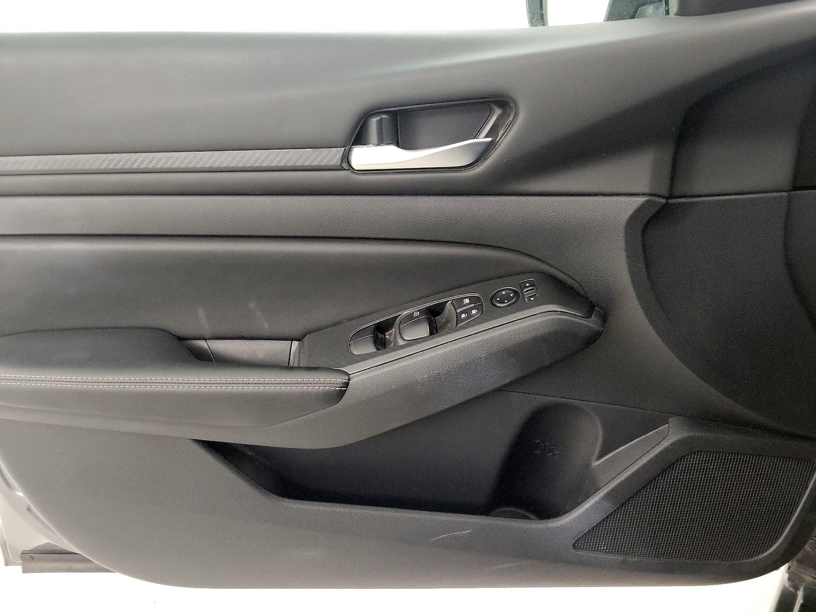 2025 Nissan Altima SV - Photo 13