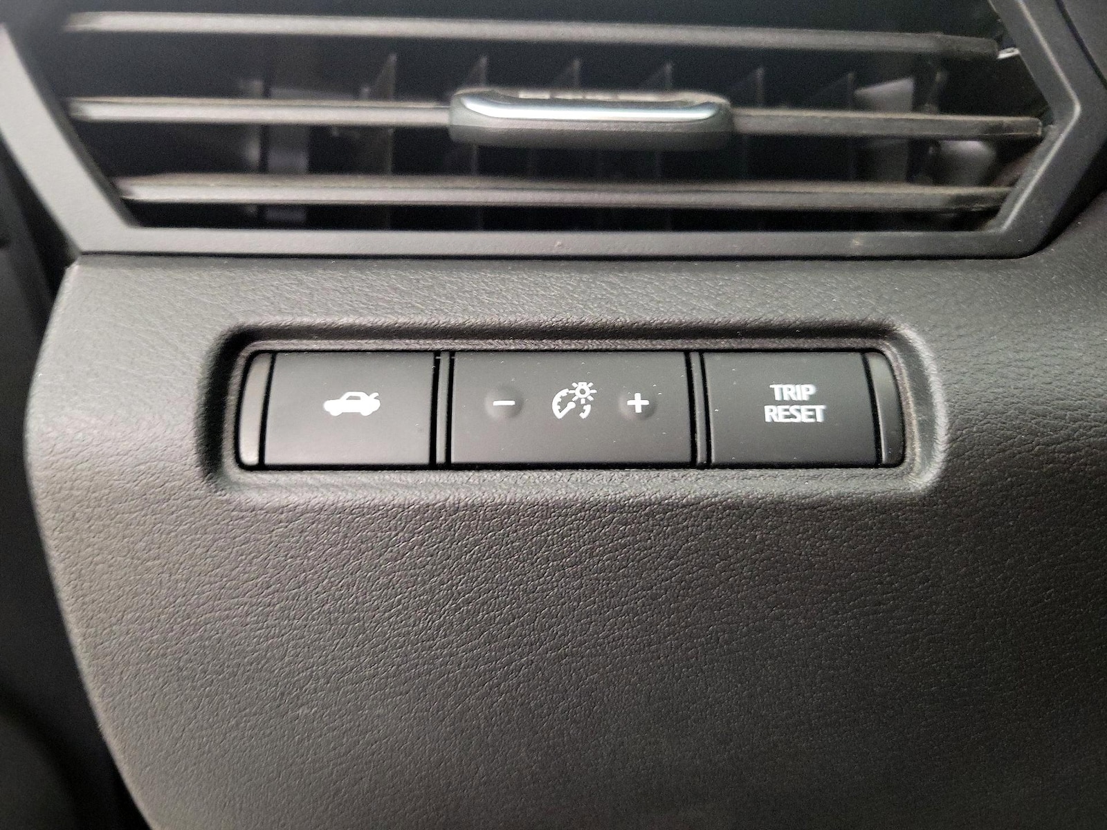 2025 Nissan Altima SV - Photo 14