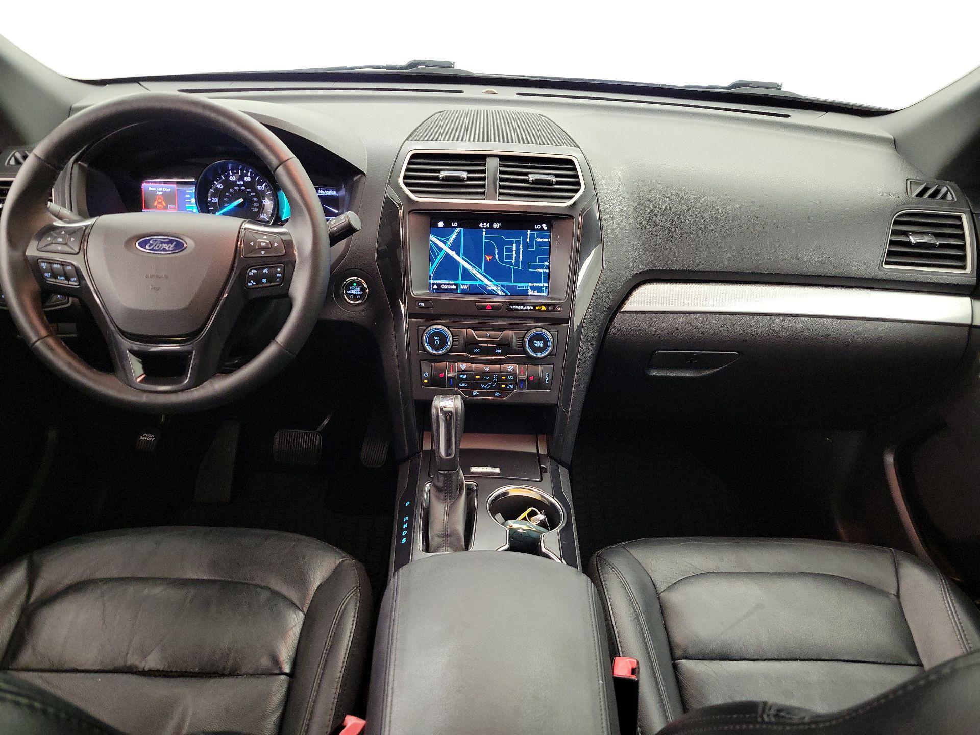 Thumbnail: 2017 Ford Explorer - 9