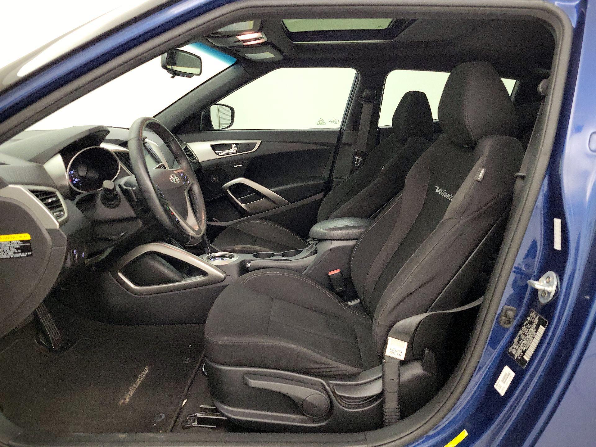 Thumbnail: 2017 Hyundai Veloster - 11