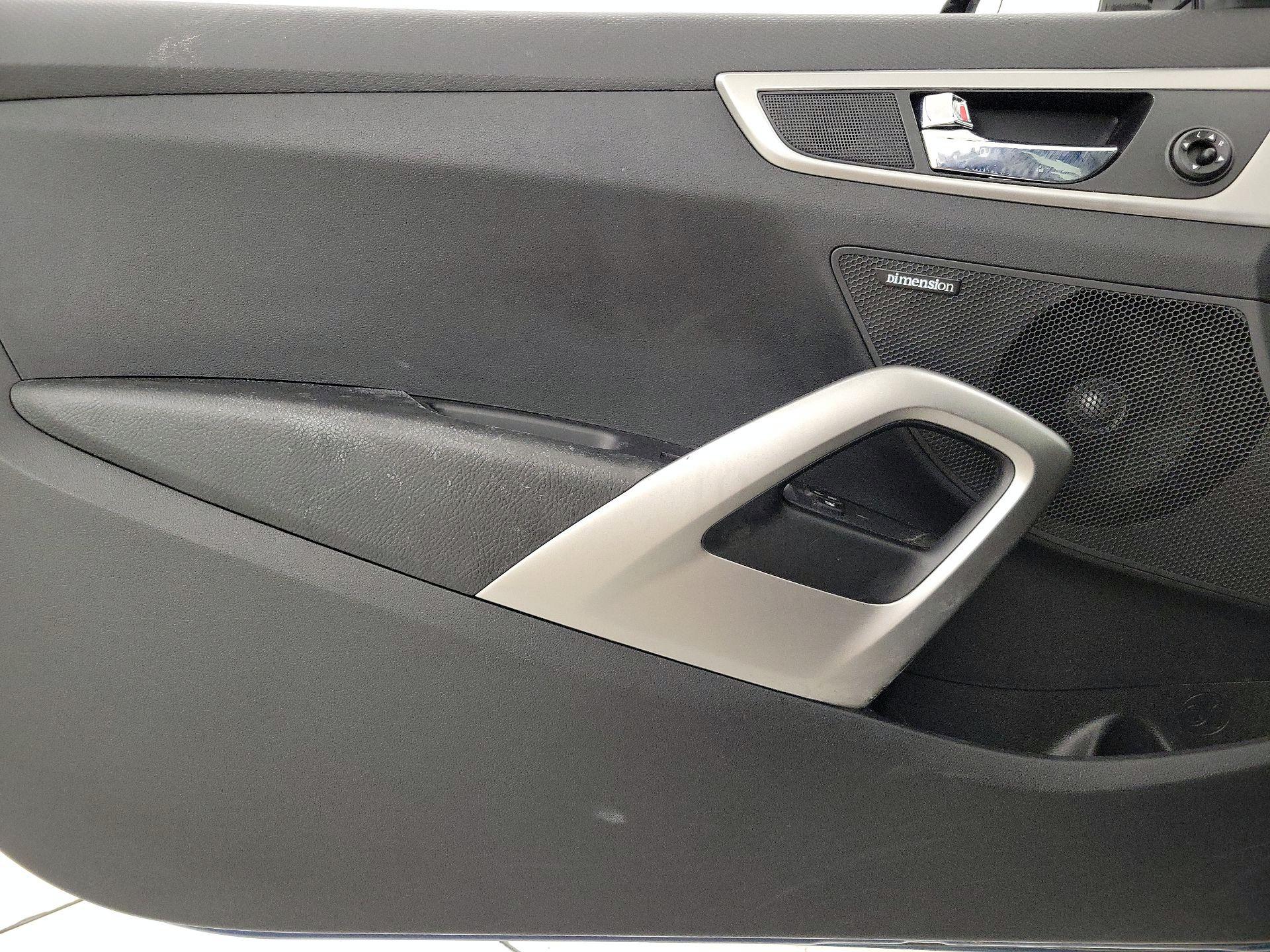 Thumbnail: 2017 Hyundai Veloster - 12