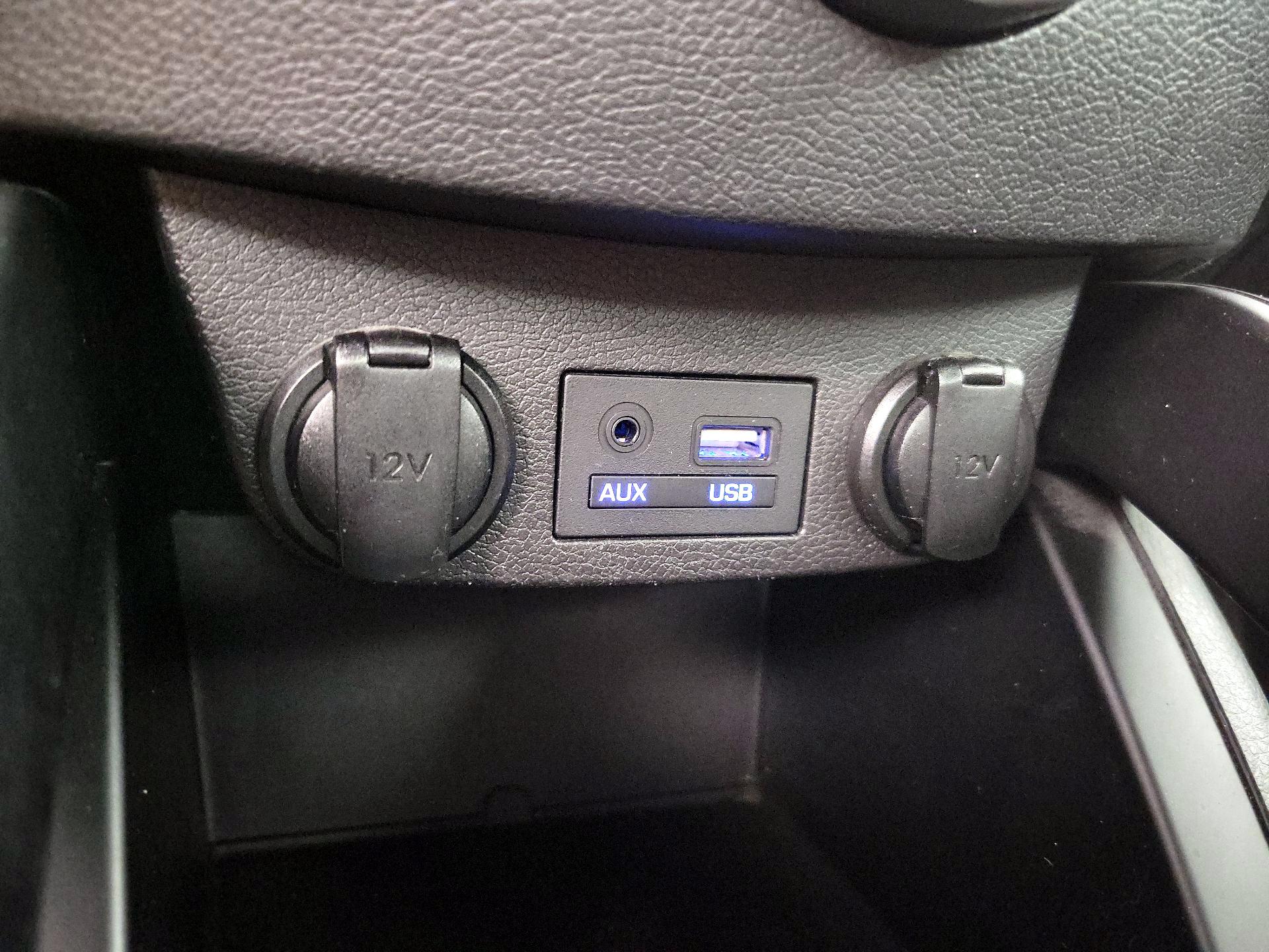 Thumbnail: 2017 Hyundai Veloster - 18