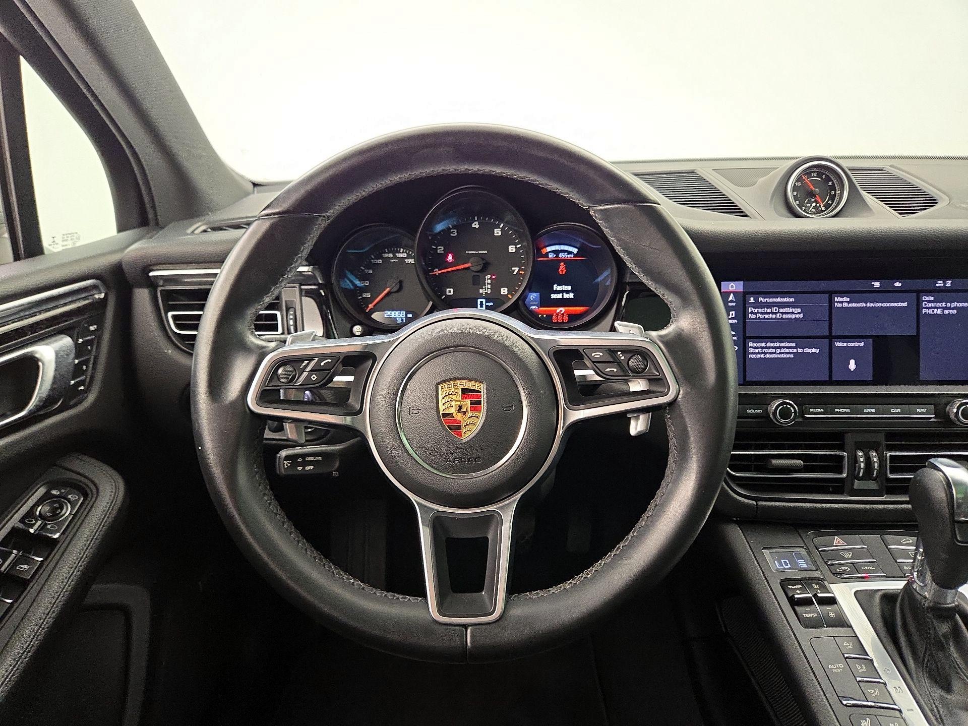 Thumbnail: 2021 Porsche Macan - 10