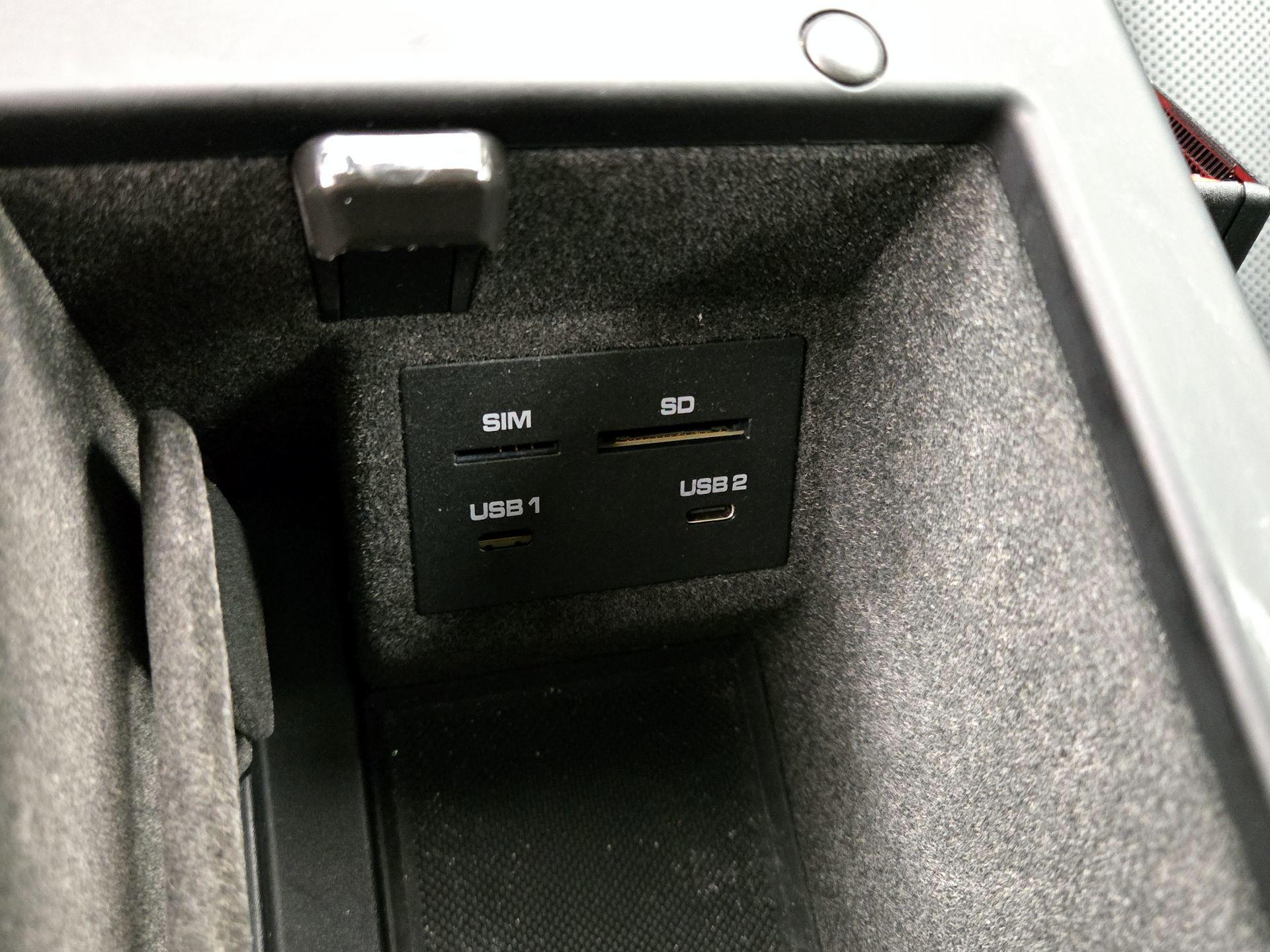 Thumbnail: 2021 Porsche Macan - 19