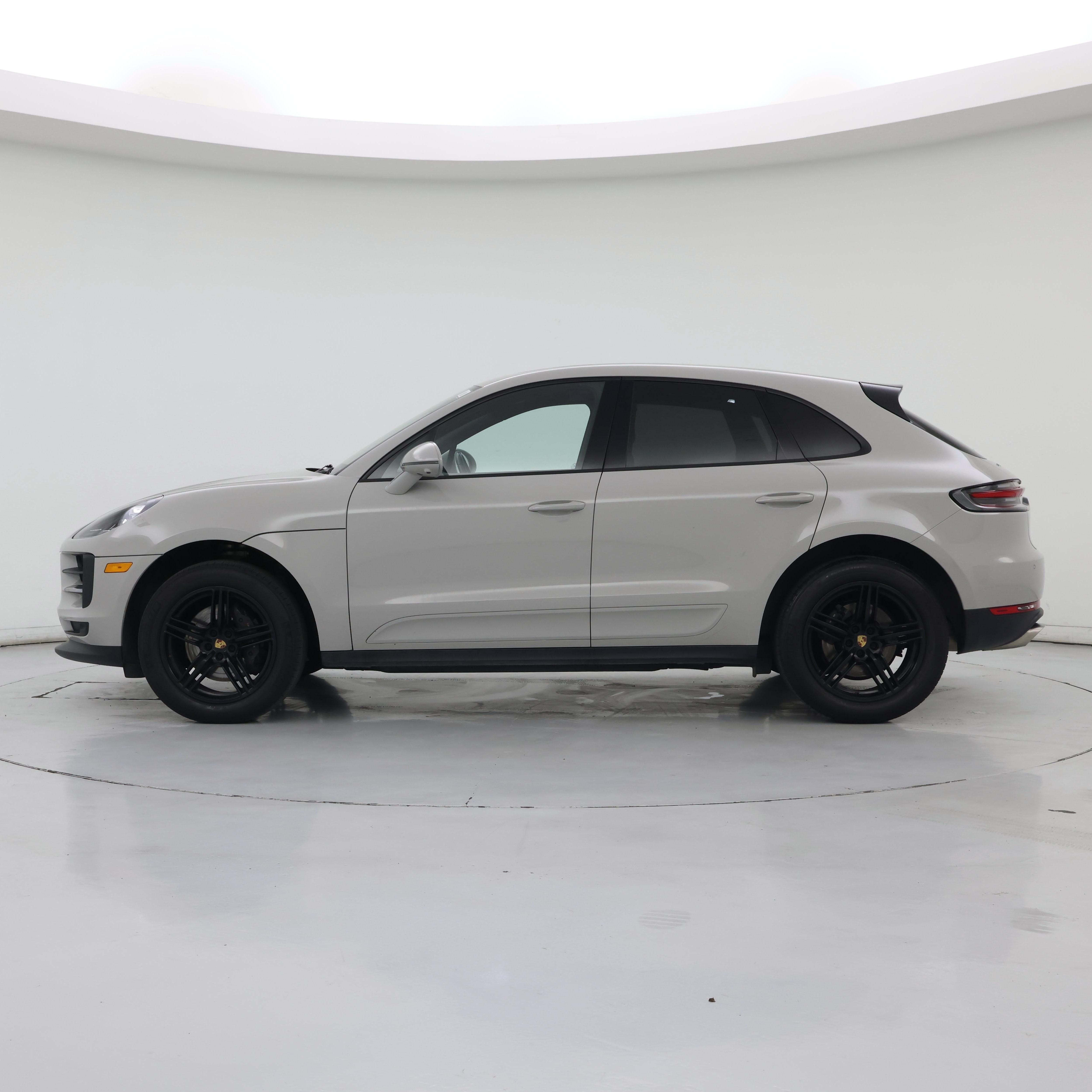 Thumbnail: 2021 Porsche Macan - 3